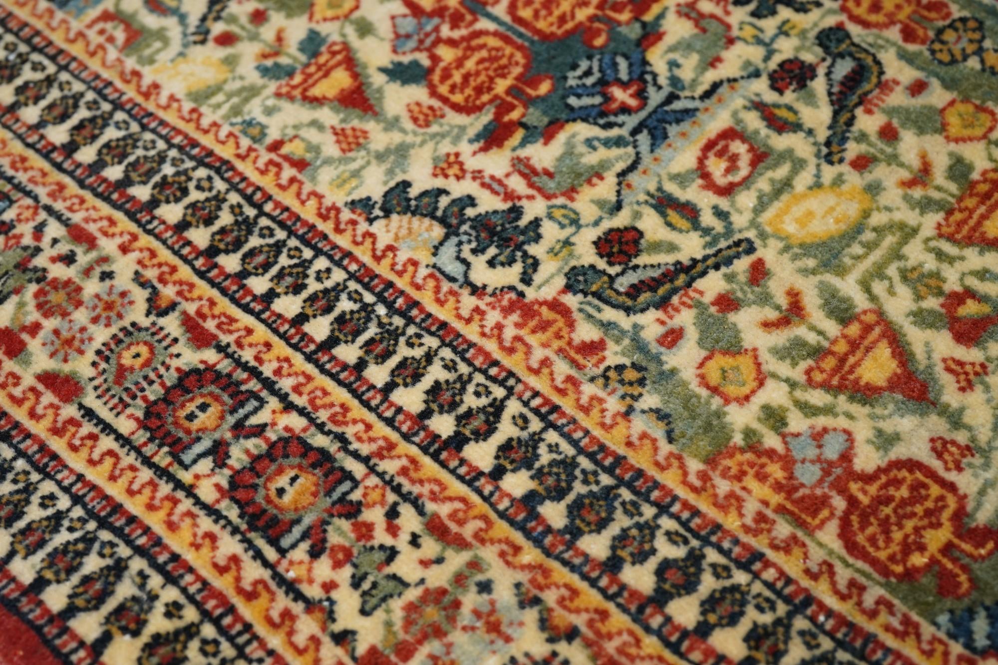 Extreamly Fine Antique Persian Tehran Rug 4'9'' x 6'8'' For Sale 7