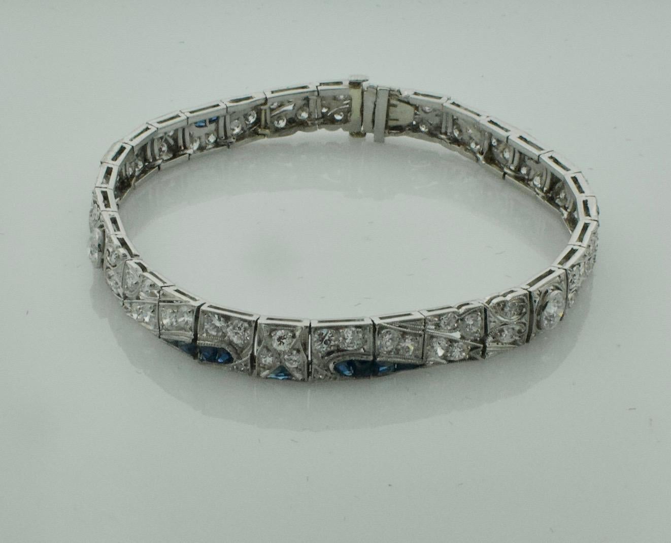 Art Deco Diamond and Sapphire Bracelet in Platinum, circa 1920s For Sale 1