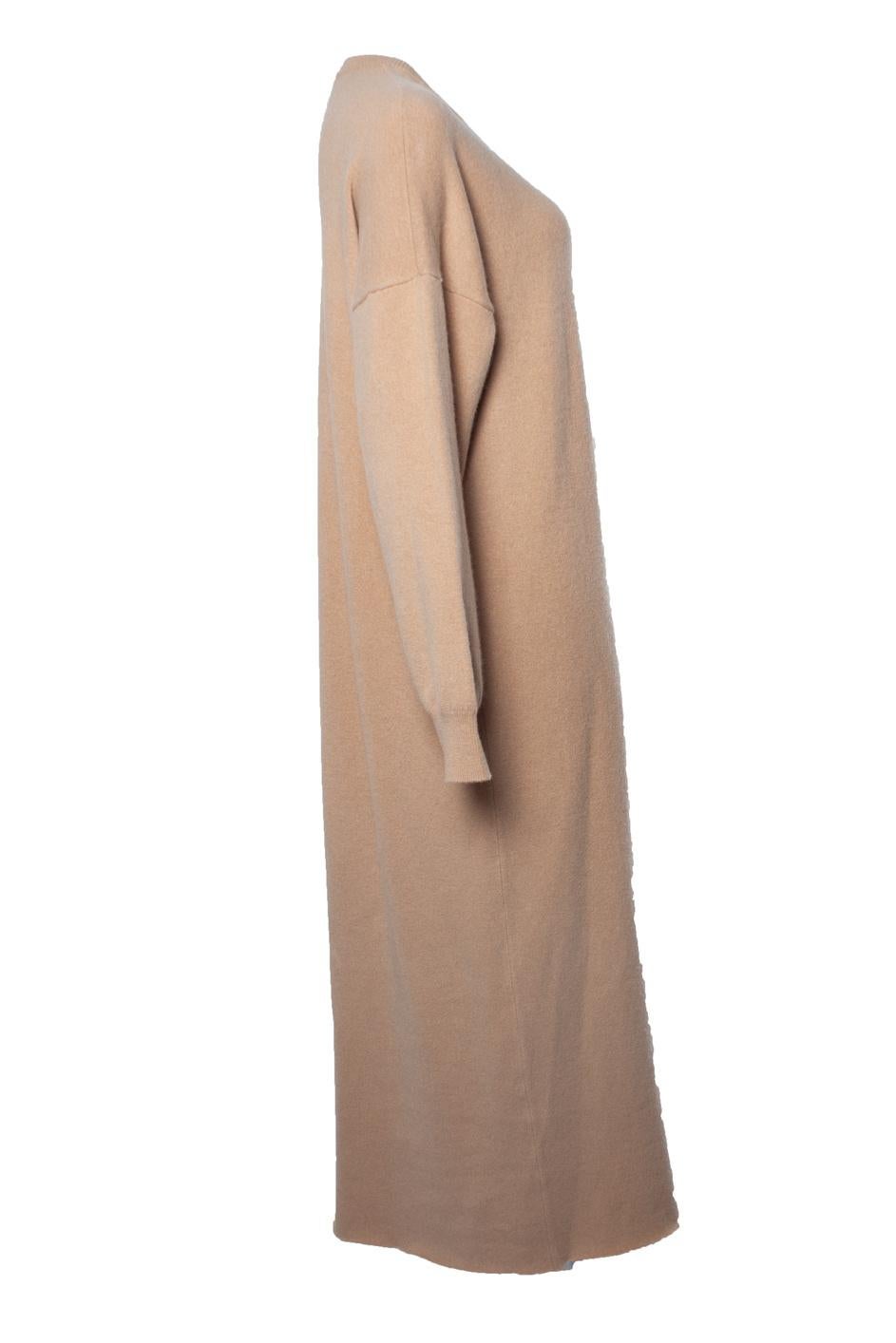 extreme cashmere, maxi sweater dress in camel In New Condition For Sale In AMSTERDAM, NL