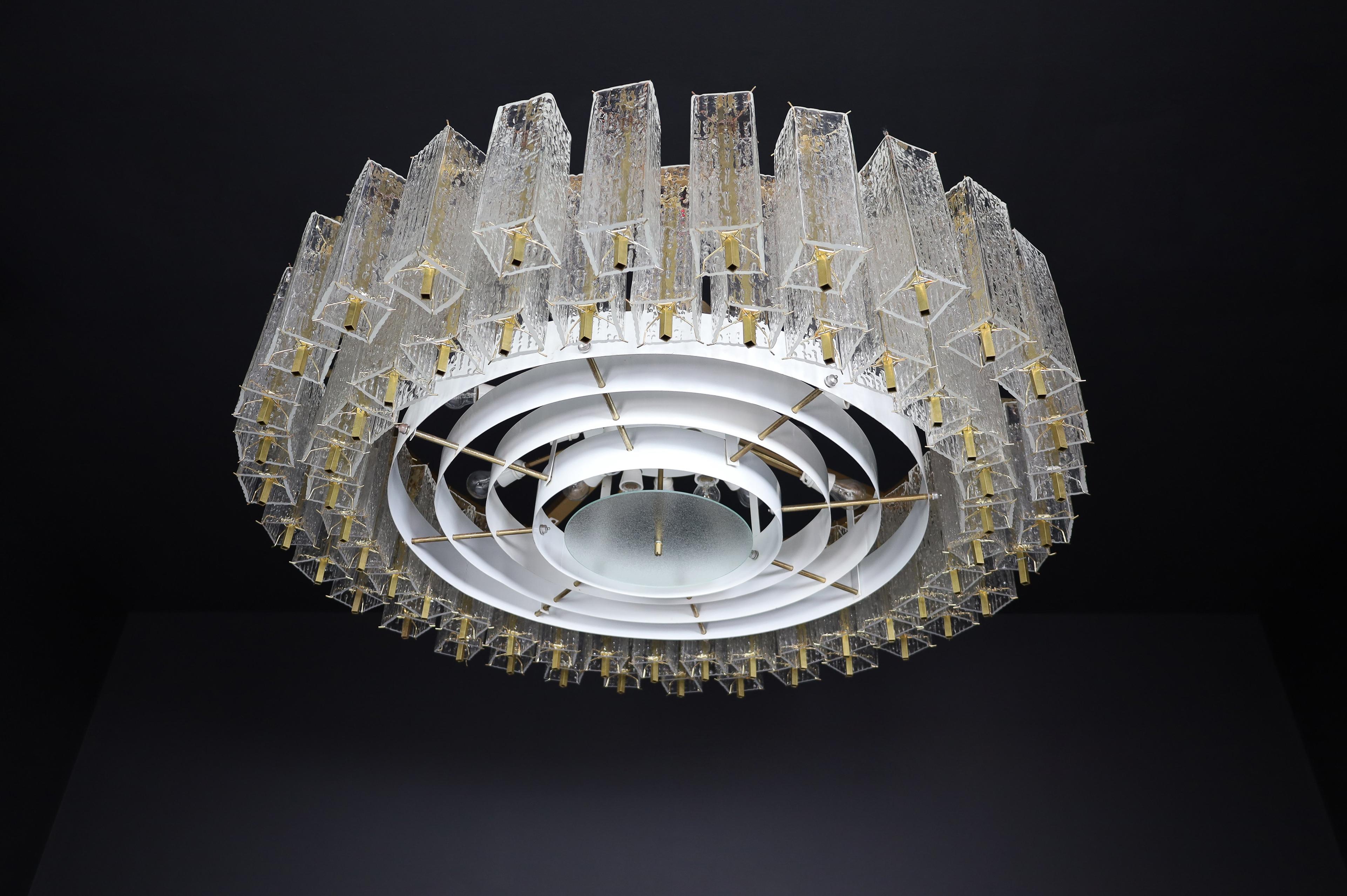 Large Midcentury Chandelier in Structured Glass and Brass, Europe 1960s For Sale 7