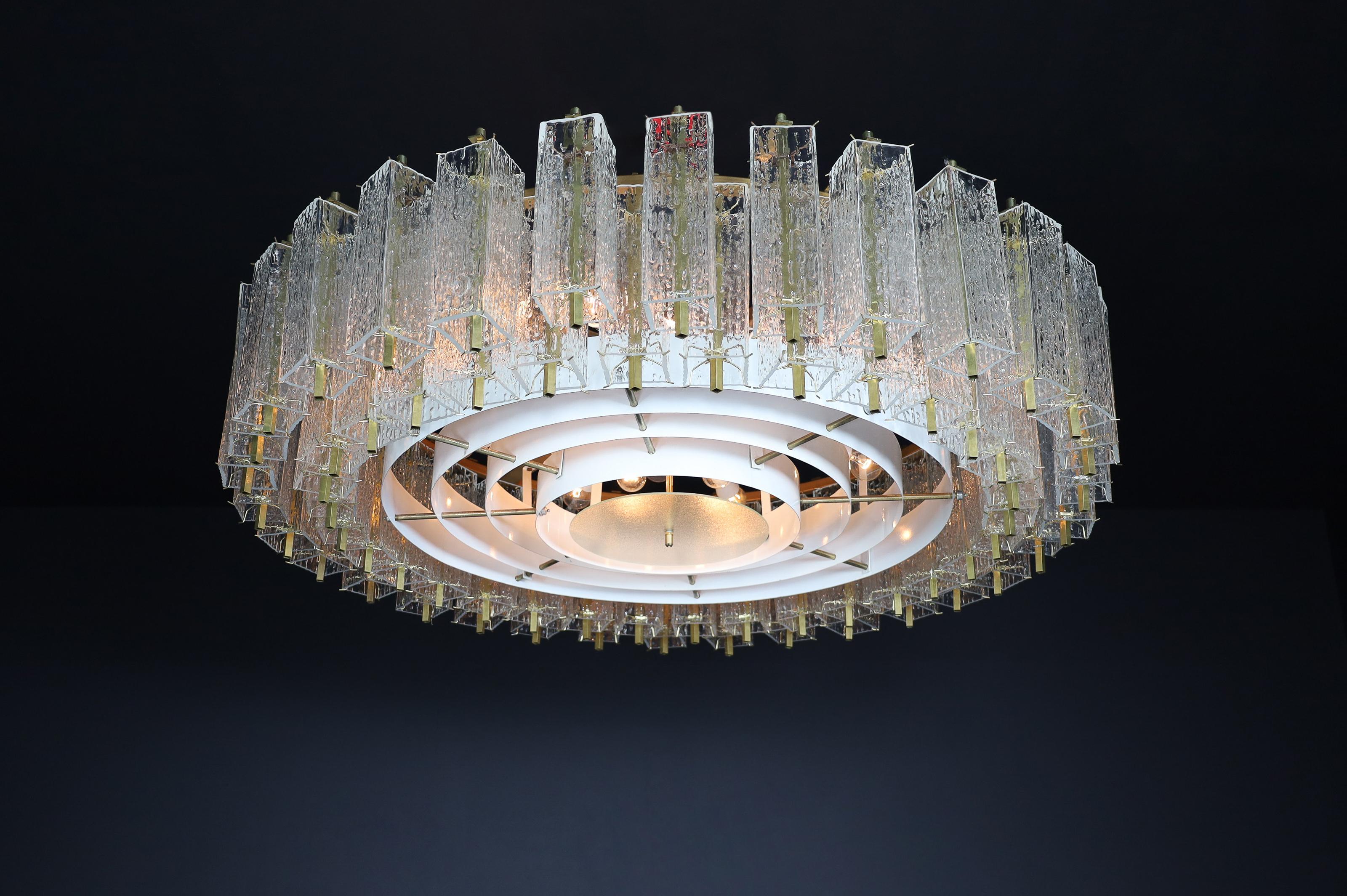 Austrian Large Midcentury Chandelier in Structured Glass and Brass, Europe 1960s For Sale