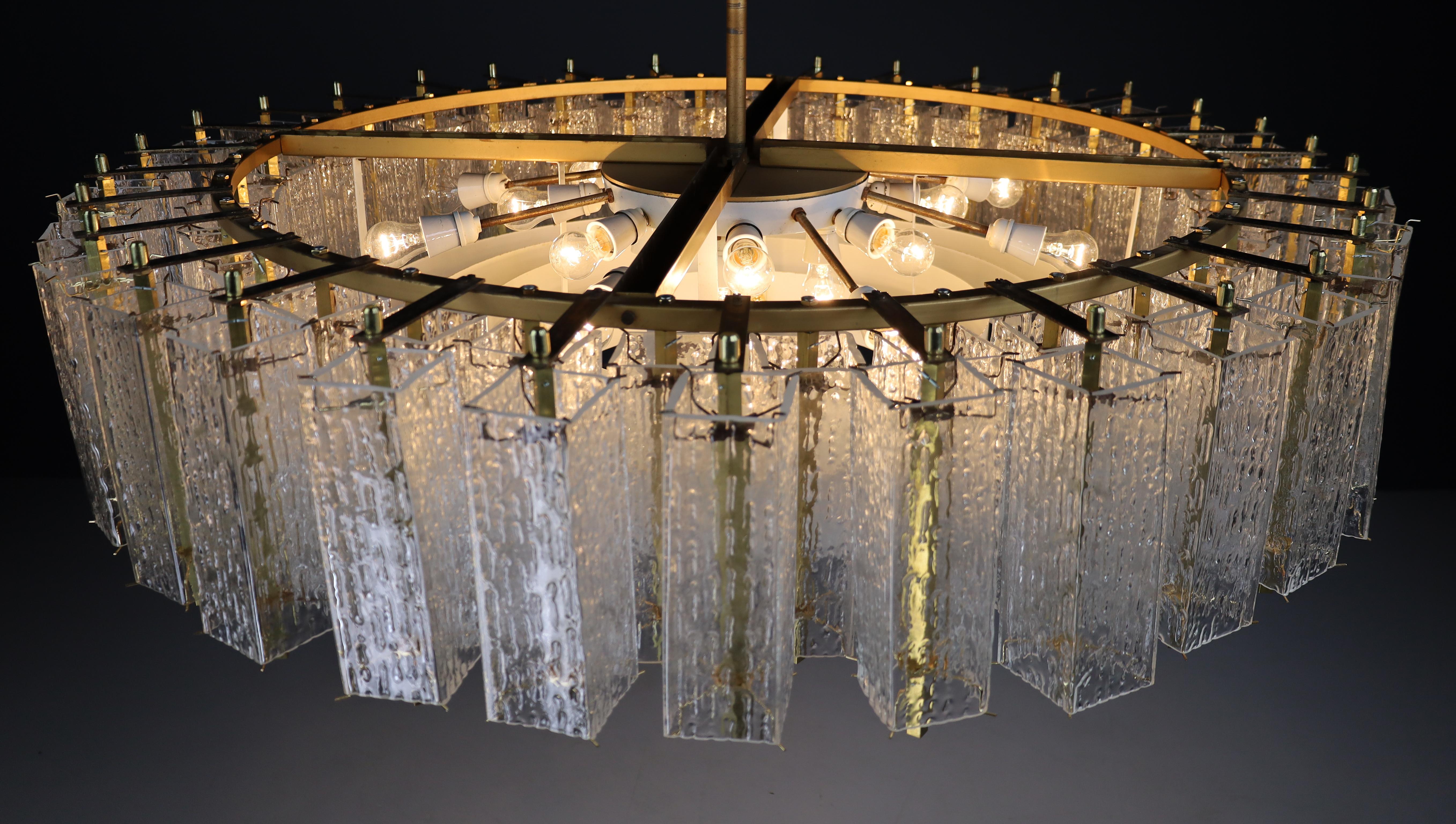 Large Midcentury Chandelier in Structured Glass and Brass, Europe 1960s For Sale 8