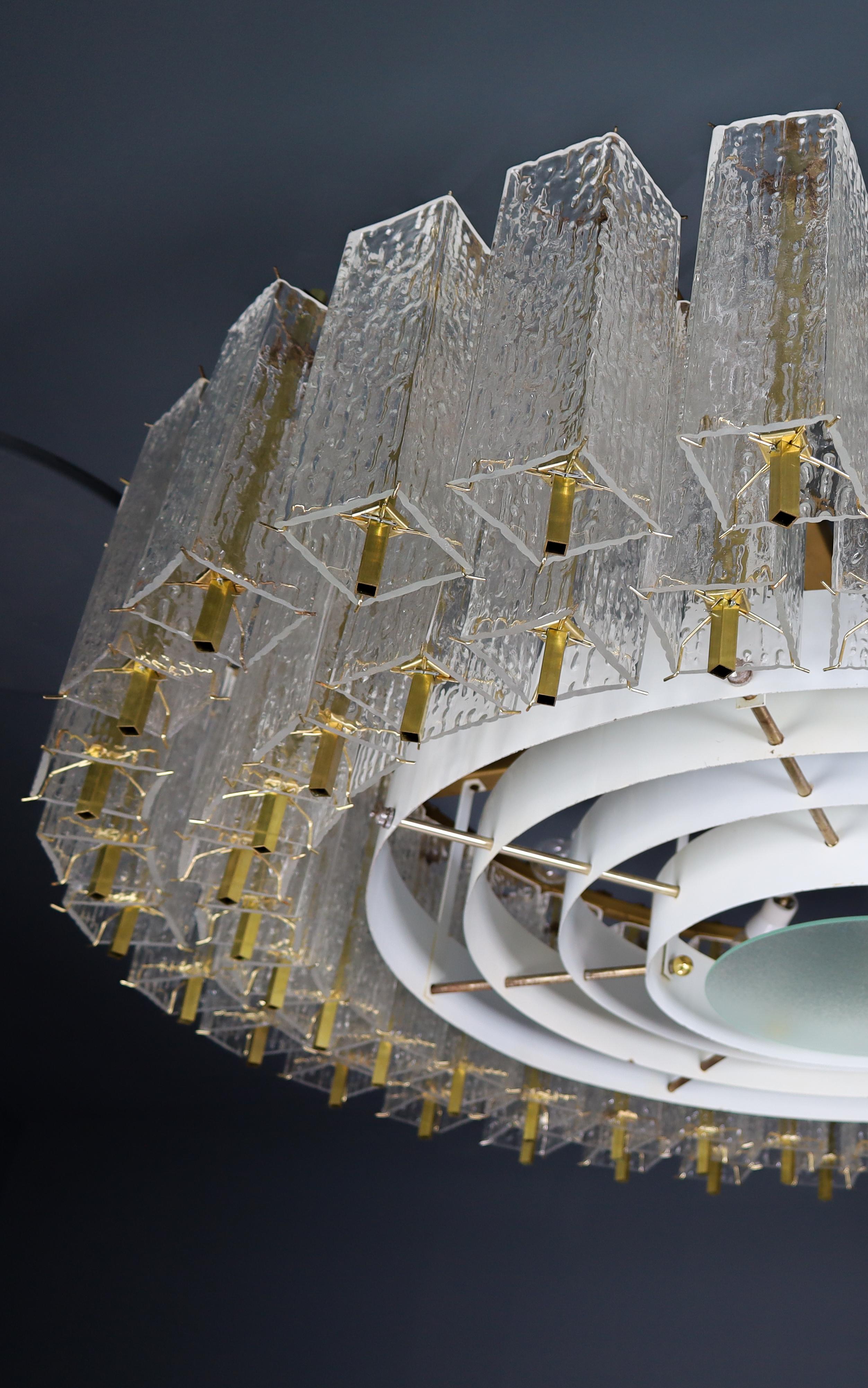 20th Century Large Midcentury Chandelier in Structured Glass and Brass, Europe 1960s For Sale