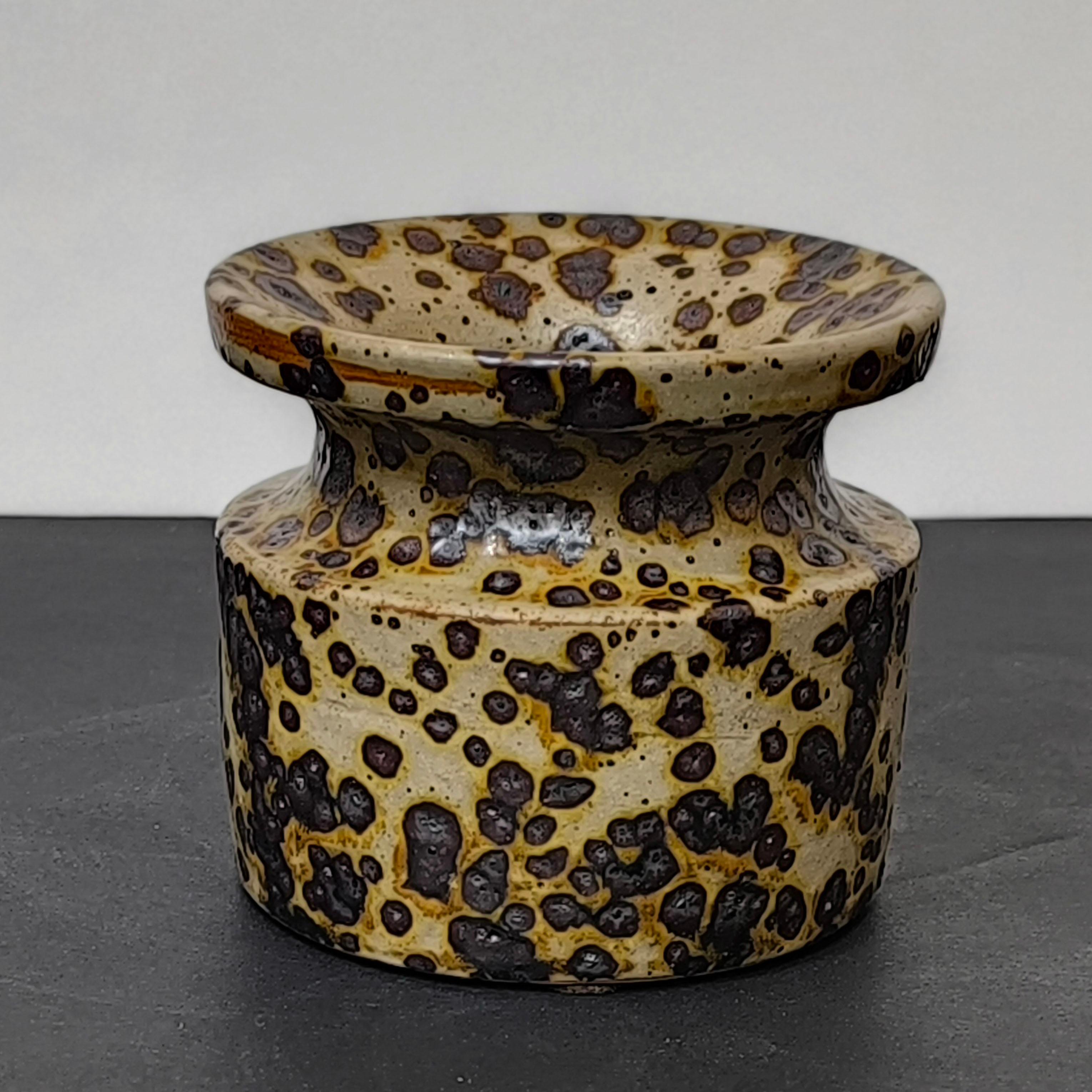 Extremely Beautiful Stoneware Jar by Swedish Ceramist Claes Thell, Sweden 1978 In Excellent Condition For Sale In Bochum, NRW