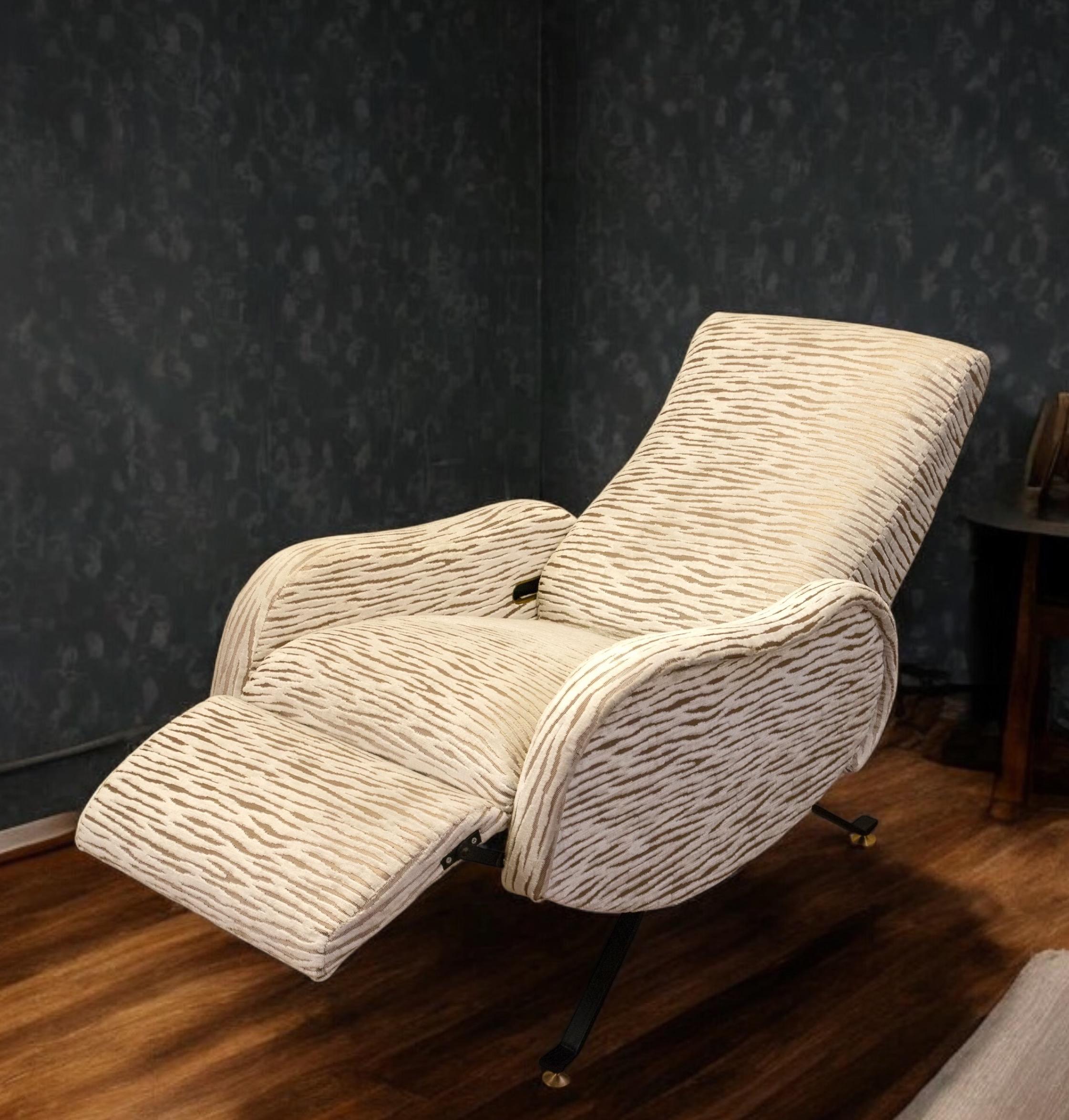 Sillones o butacas reclinables extremadamente cómodos de mediados de siglo 1950 Hierro en venta
