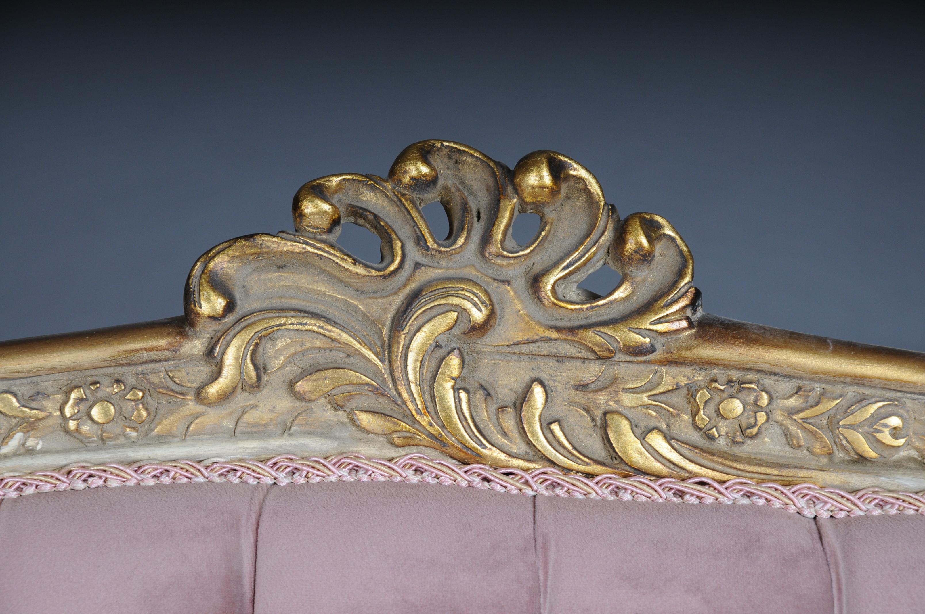 Äußerst elegantes französisches Sofa, Louis XV. im Zustand „Gut“ im Angebot in Berlin, DE