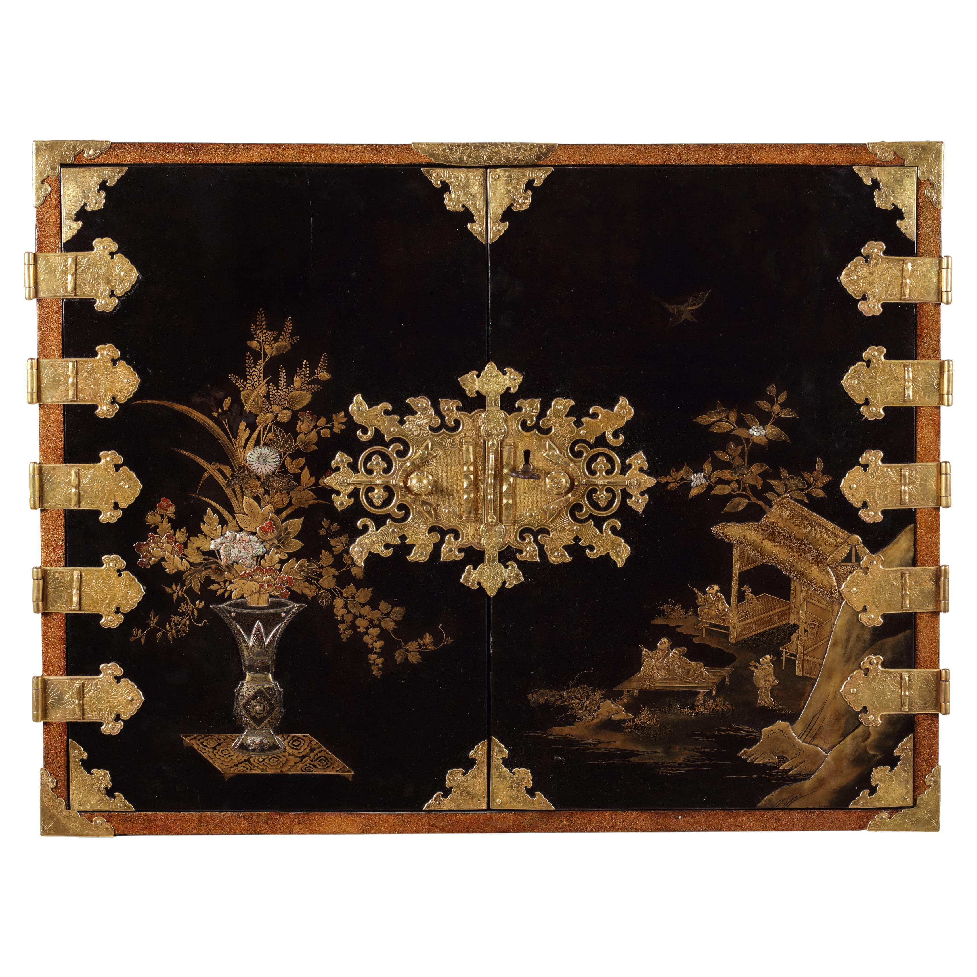 Extremely Fine and Rare 17th-Century Japanese Export Lacquer and Inlaid Cabinet 