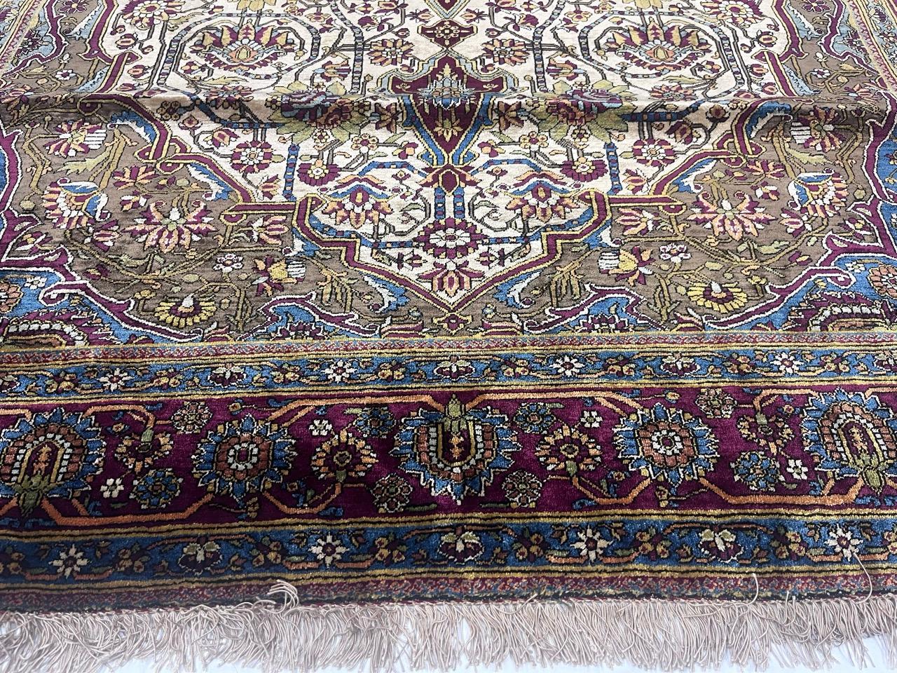 Persiano Estremamente fine e raro Tappeto antico persiano di seta su seta Farahan 4'2