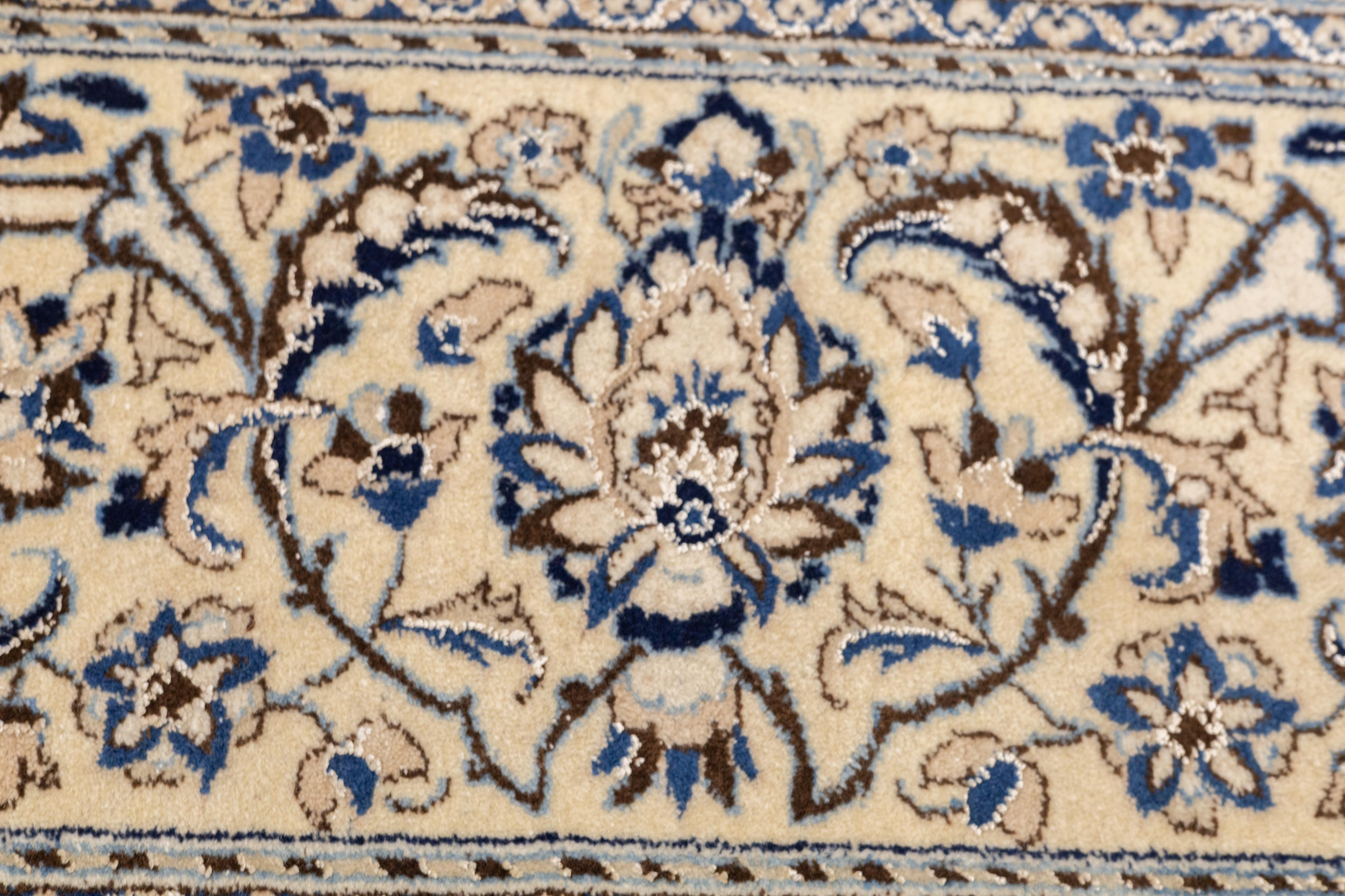 Persiano Tappeto antico Nain persiano estremamente fine 8'2'' x 11'6'' in vendita