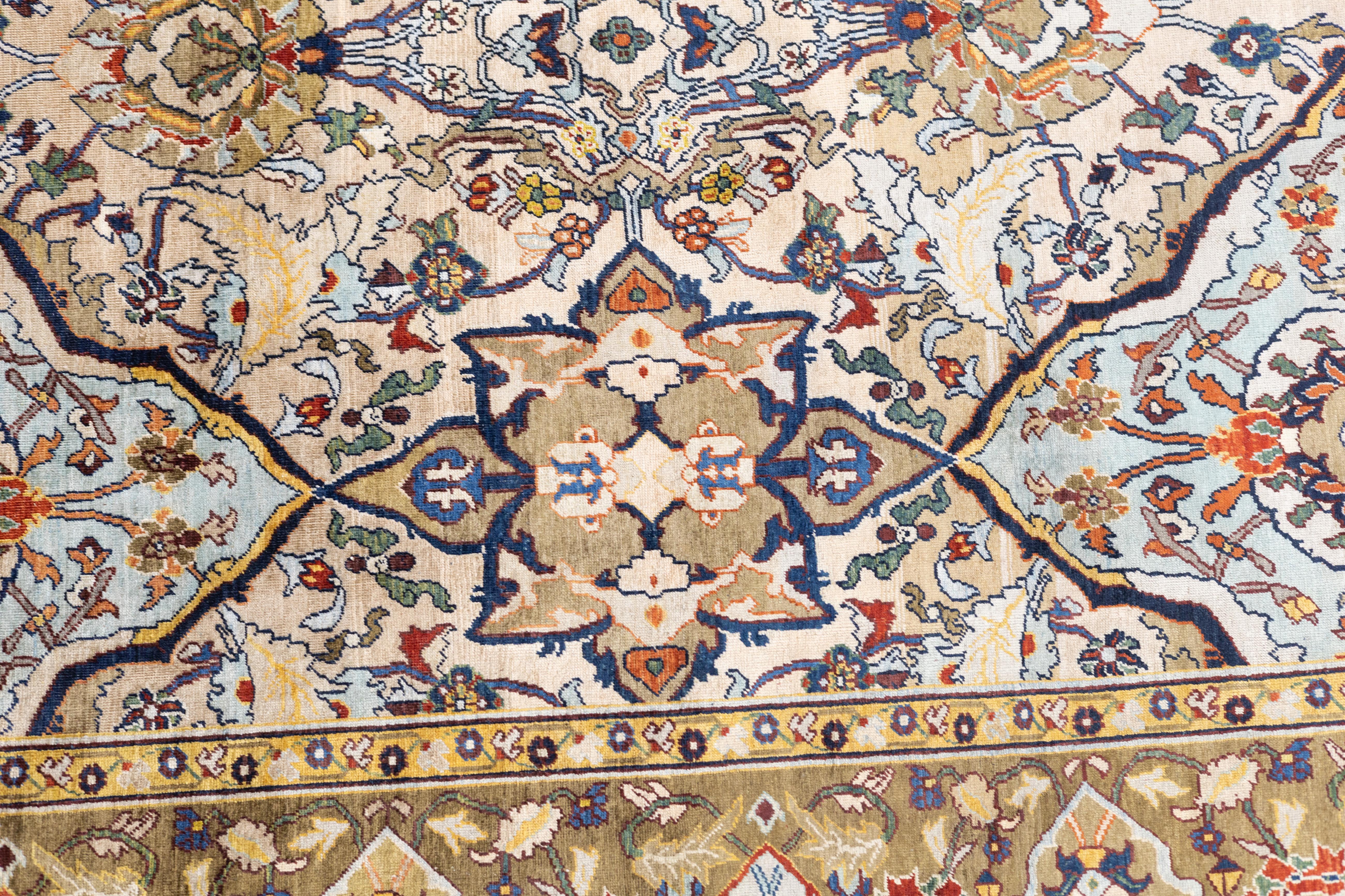 Soie Très beau tapis ancien en soie persane Heriz 4'10