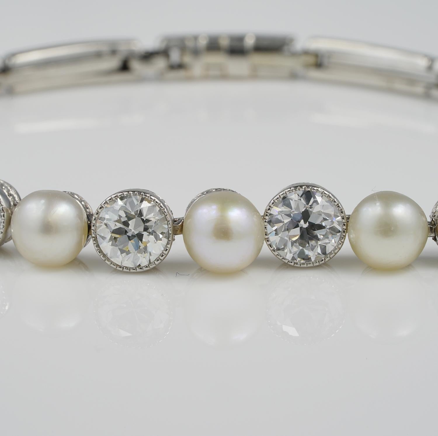 Extremely Fine Edwardian Natural Pearl Diamond Platinum Riviere Bracelet im Zustand „Gut“ im Angebot in Napoli, IT