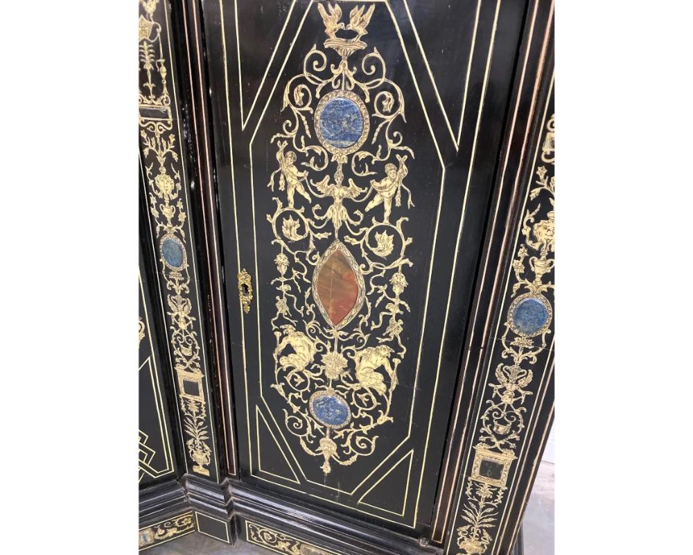 Meuble de rangement baroque italien extrêmement raffiné en bois ébénisé, faux ivoire et pierre dure en vente 7