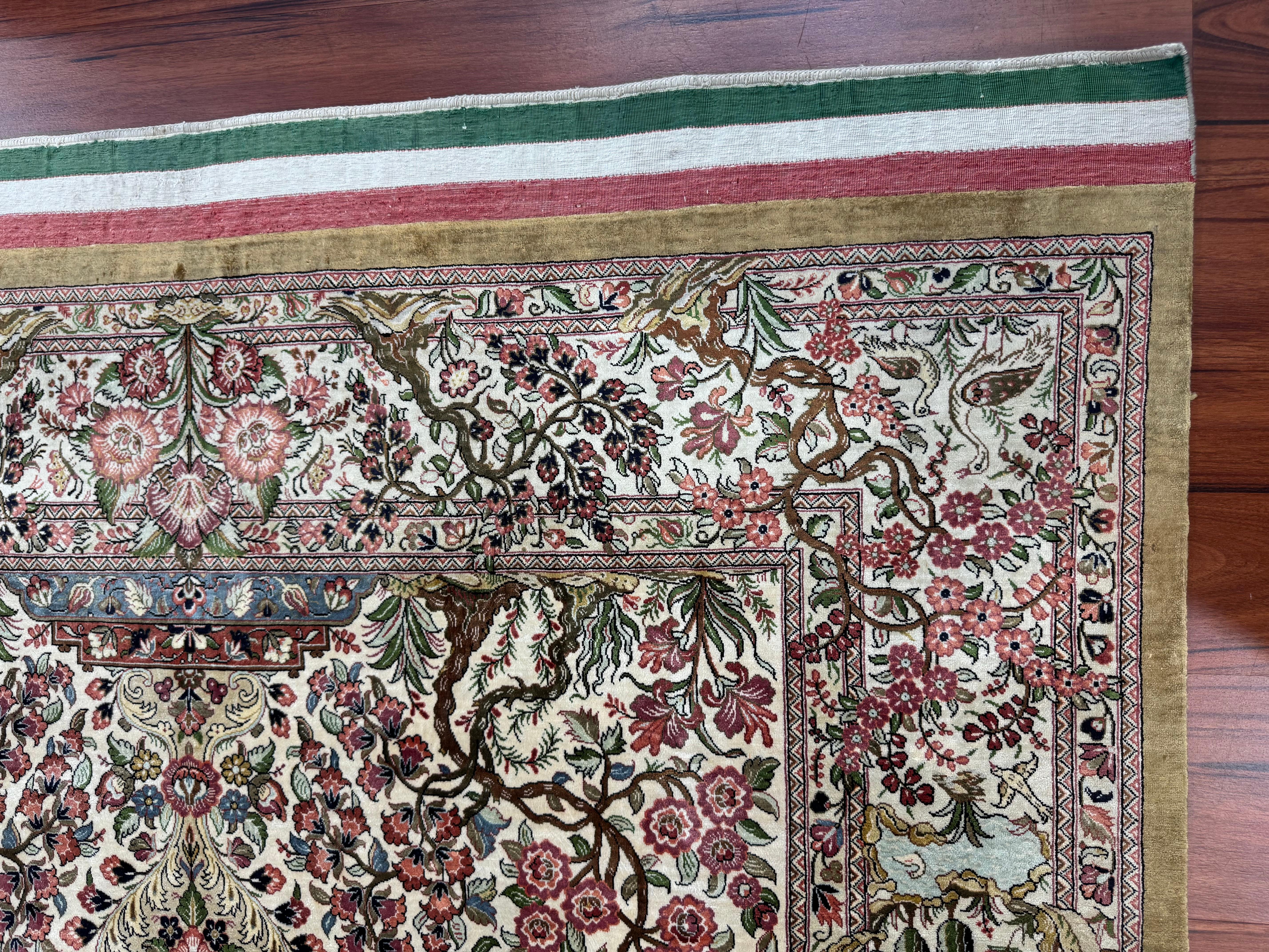 Tappeto persiano Isfahan estremamente pregiato in vendita 3