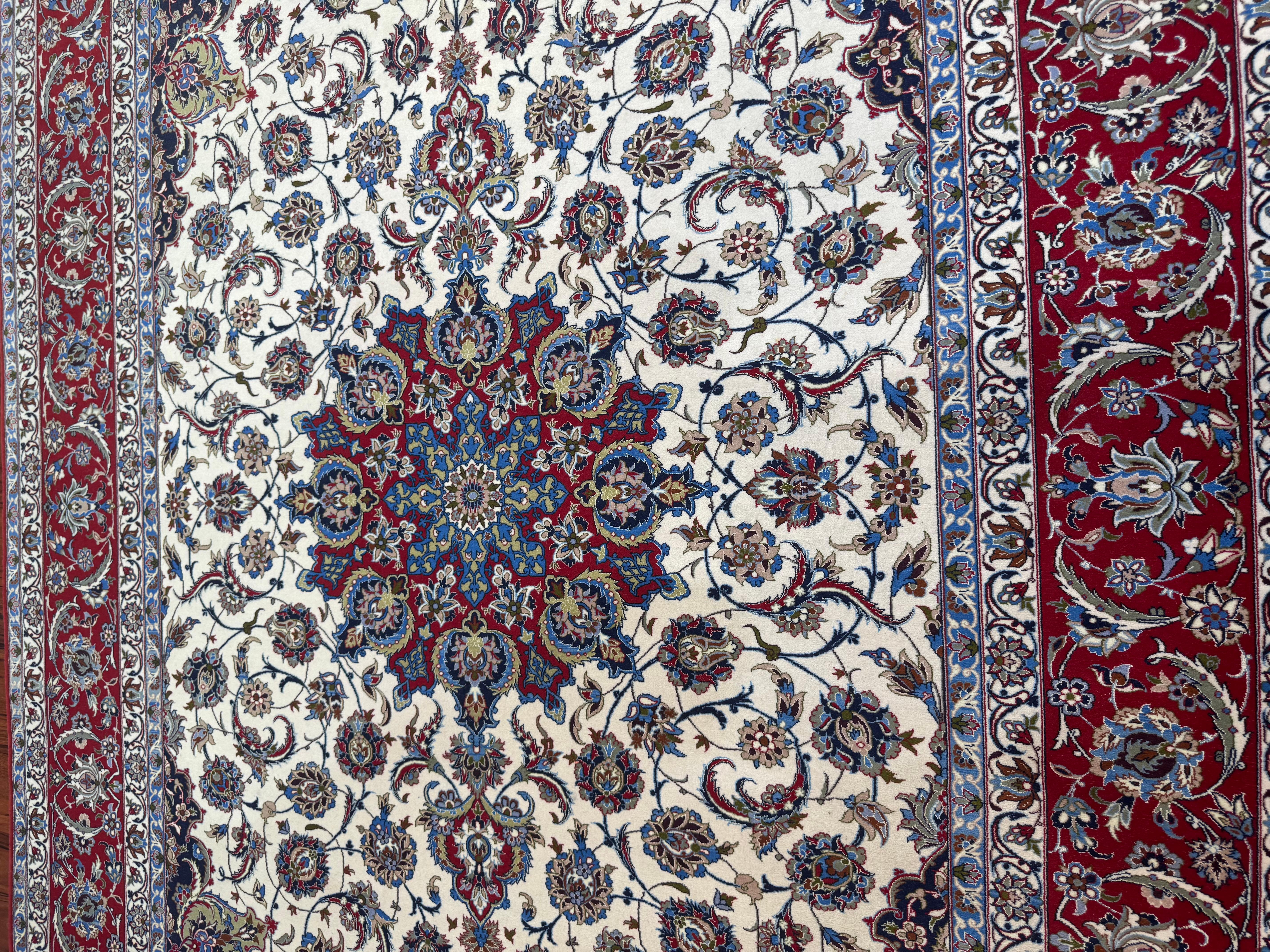 Tessuto a mano Tappeto persiano Isfahan estremamente pregiato in vendita