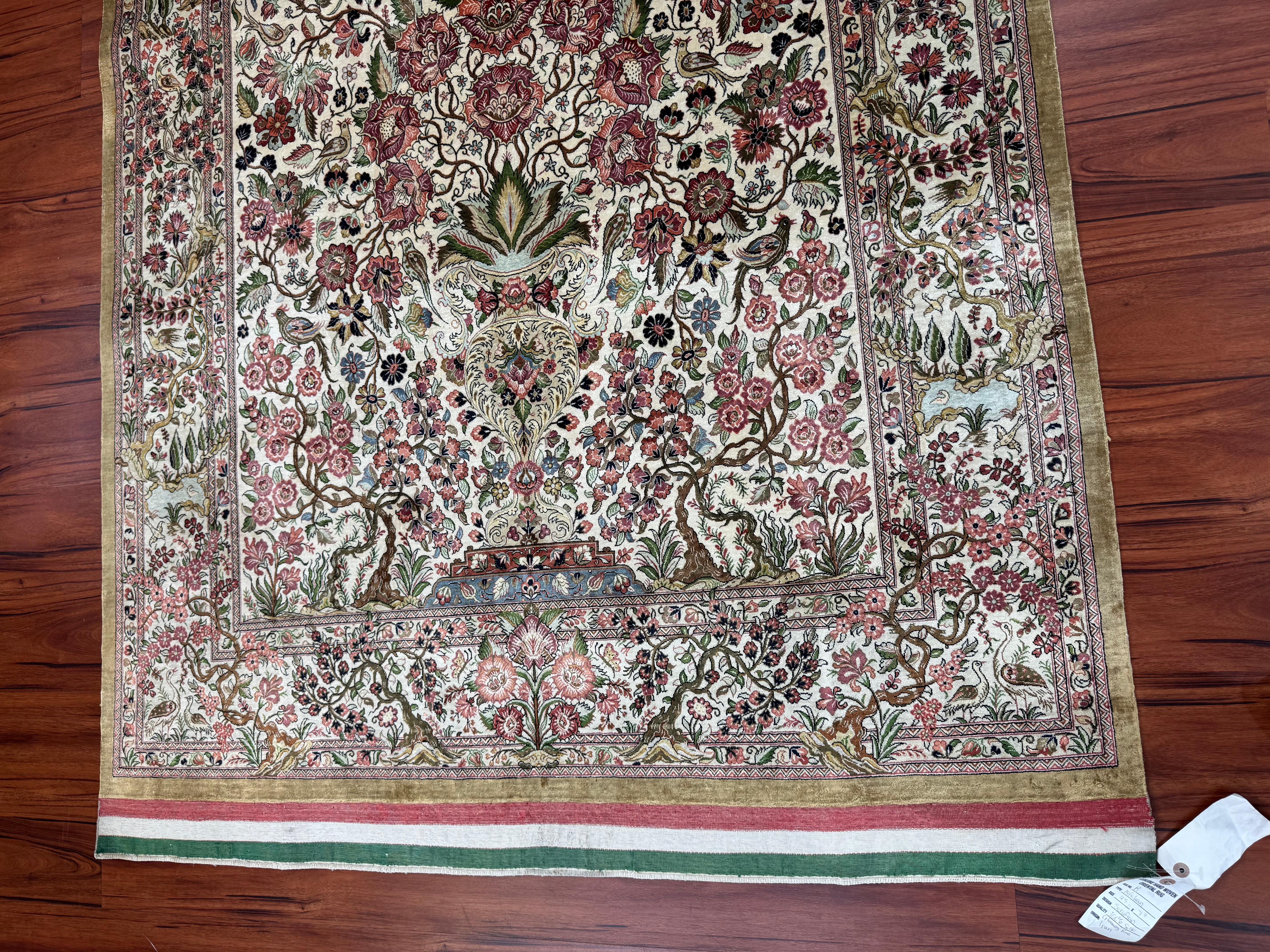 Seta Tappeto persiano Isfahan estremamente pregiato in vendita