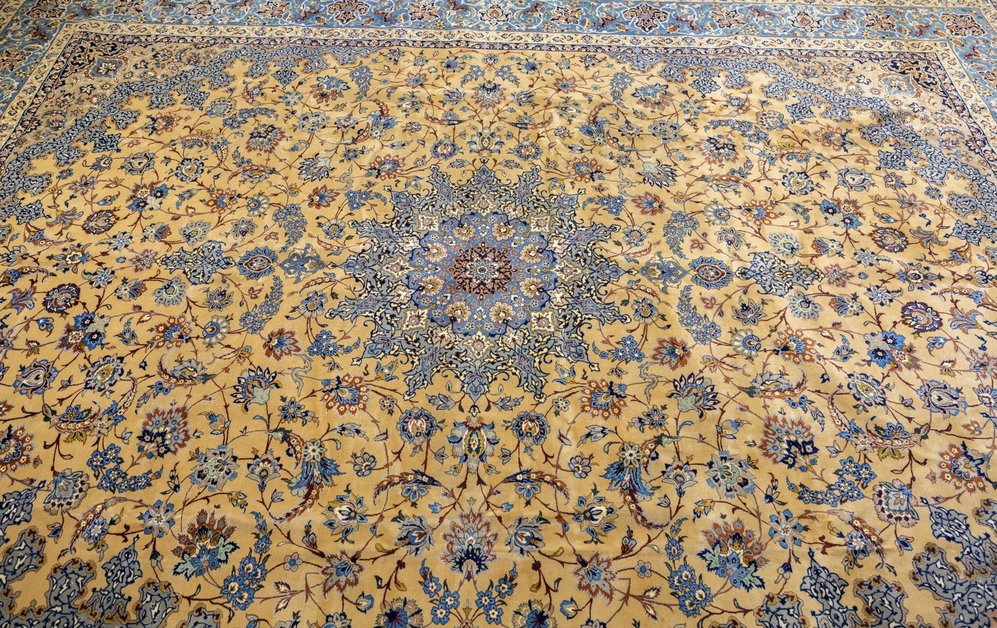 Lana Tappeto persiano Isfahan in lana e seta estremamente fine 10'6'' x 13'11'' in vendita