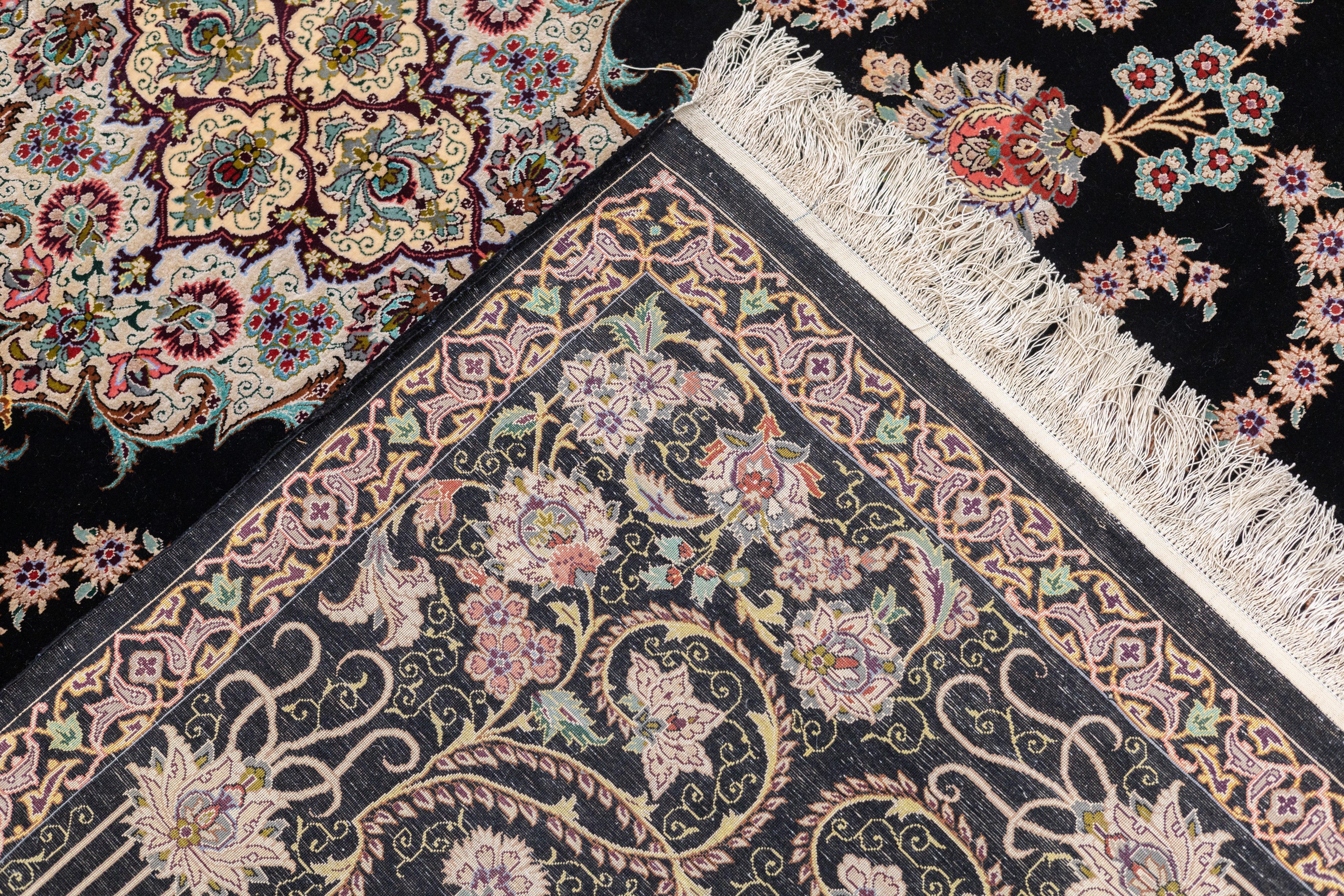 Äußerst feiner persischer Isfahan-Teppich aus Wolle und Seide 5'3'' x 6'10'' im Angebot 7
