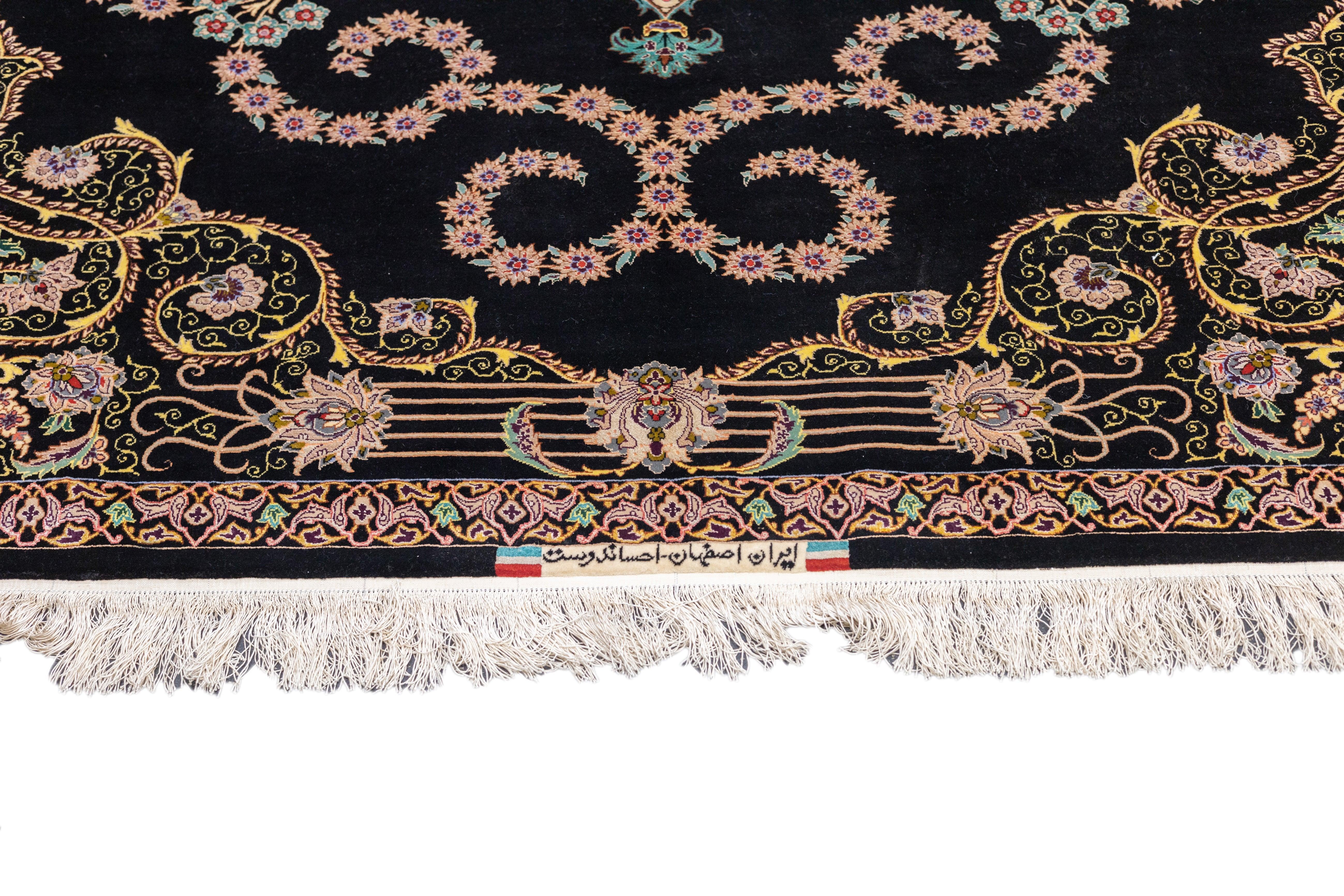 Äußerst feiner persischer Isfahan-Teppich aus Wolle und Seide 5'3'' x 6'10'' im Zustand „Hervorragend“ im Angebot in New York, NY