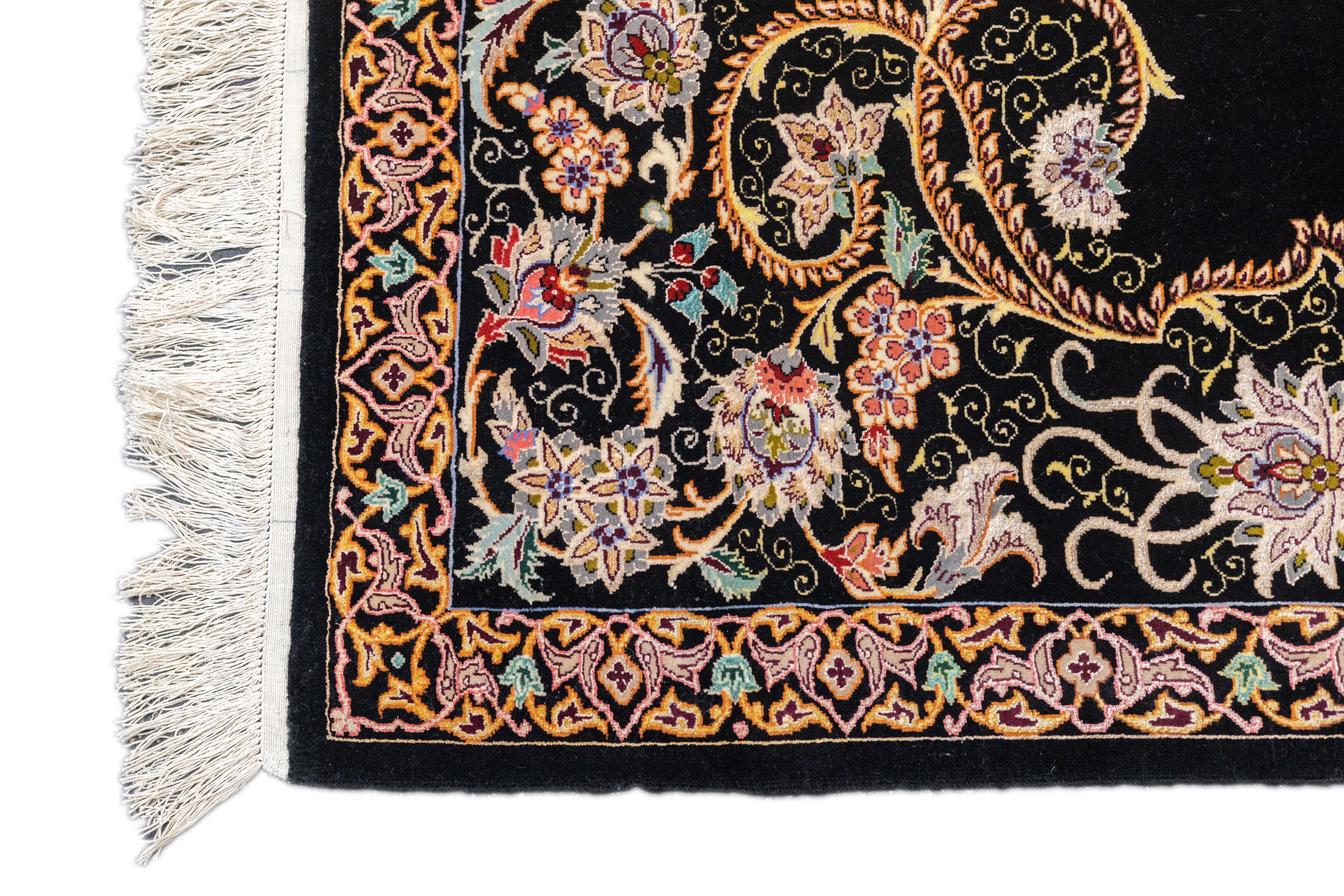 Äußerst feiner persischer Isfahan-Teppich aus Wolle und Seide 5'3'' x 6'10'' im Angebot 1