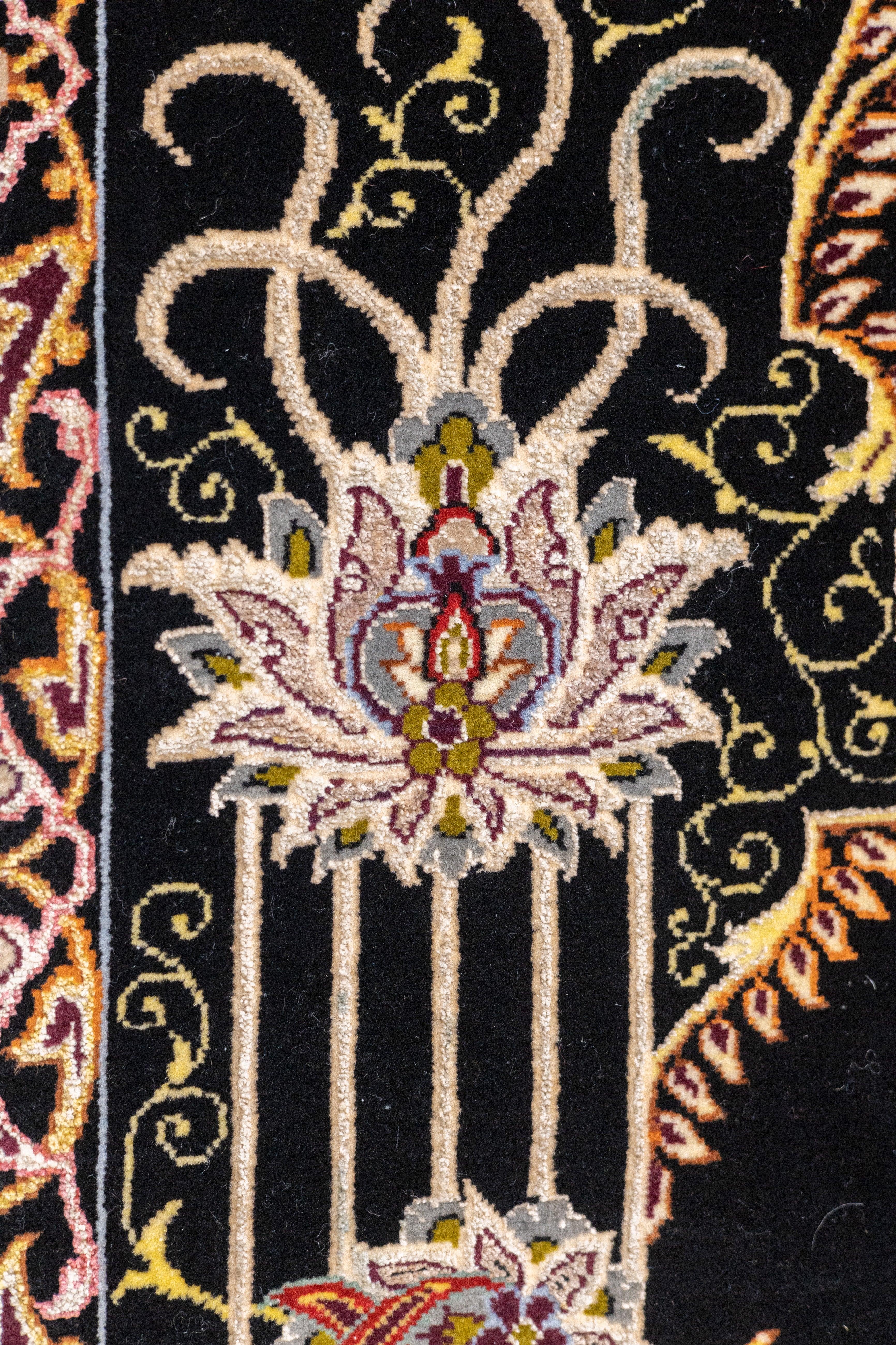 Äußerst feiner persischer Isfahan-Teppich aus Wolle und Seide 5'3'' x 6'10'' im Angebot 3