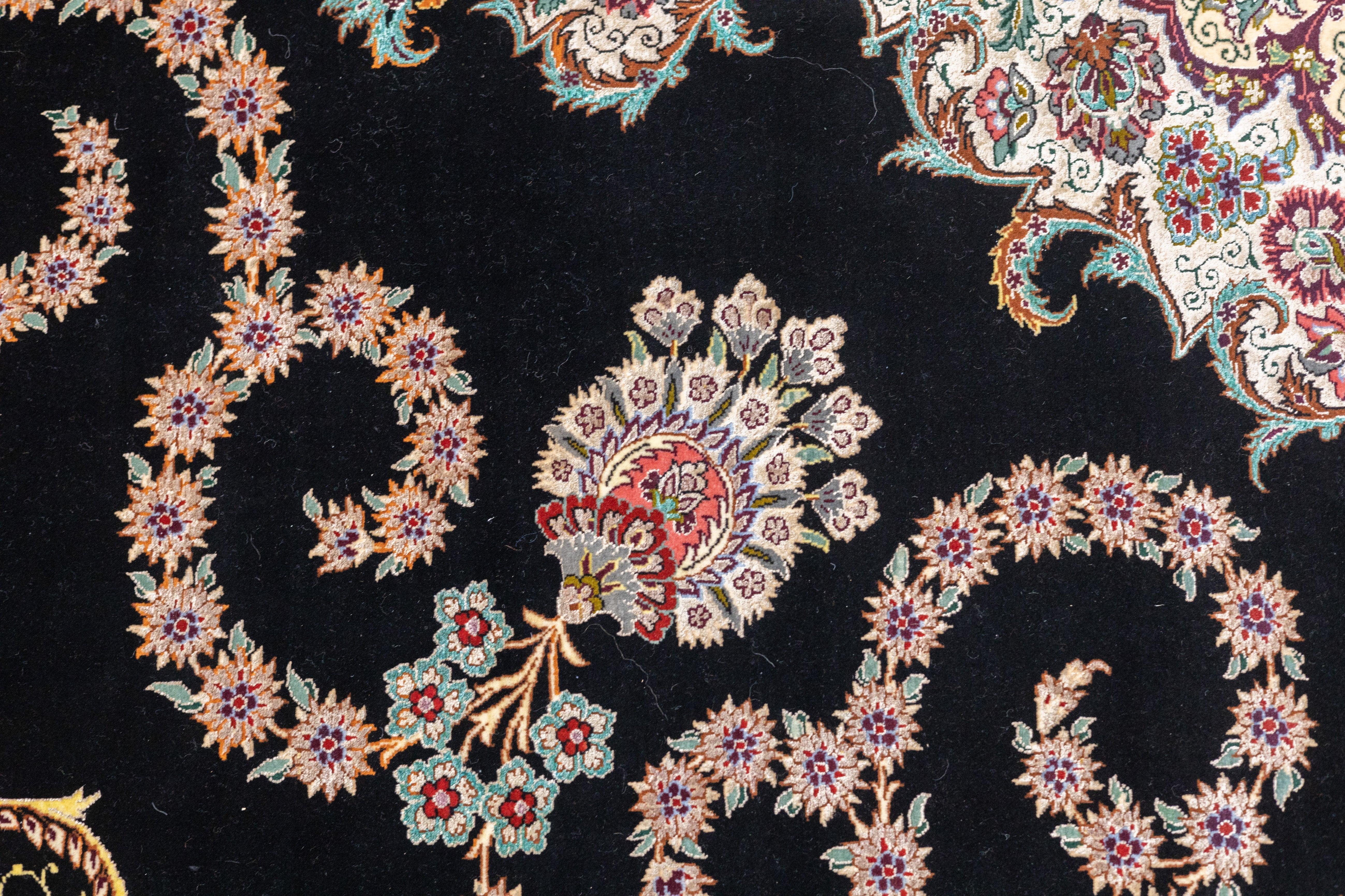 Äußerst feiner persischer Isfahan-Teppich aus Wolle und Seide 5'3'' x 6'10'' im Angebot 4
