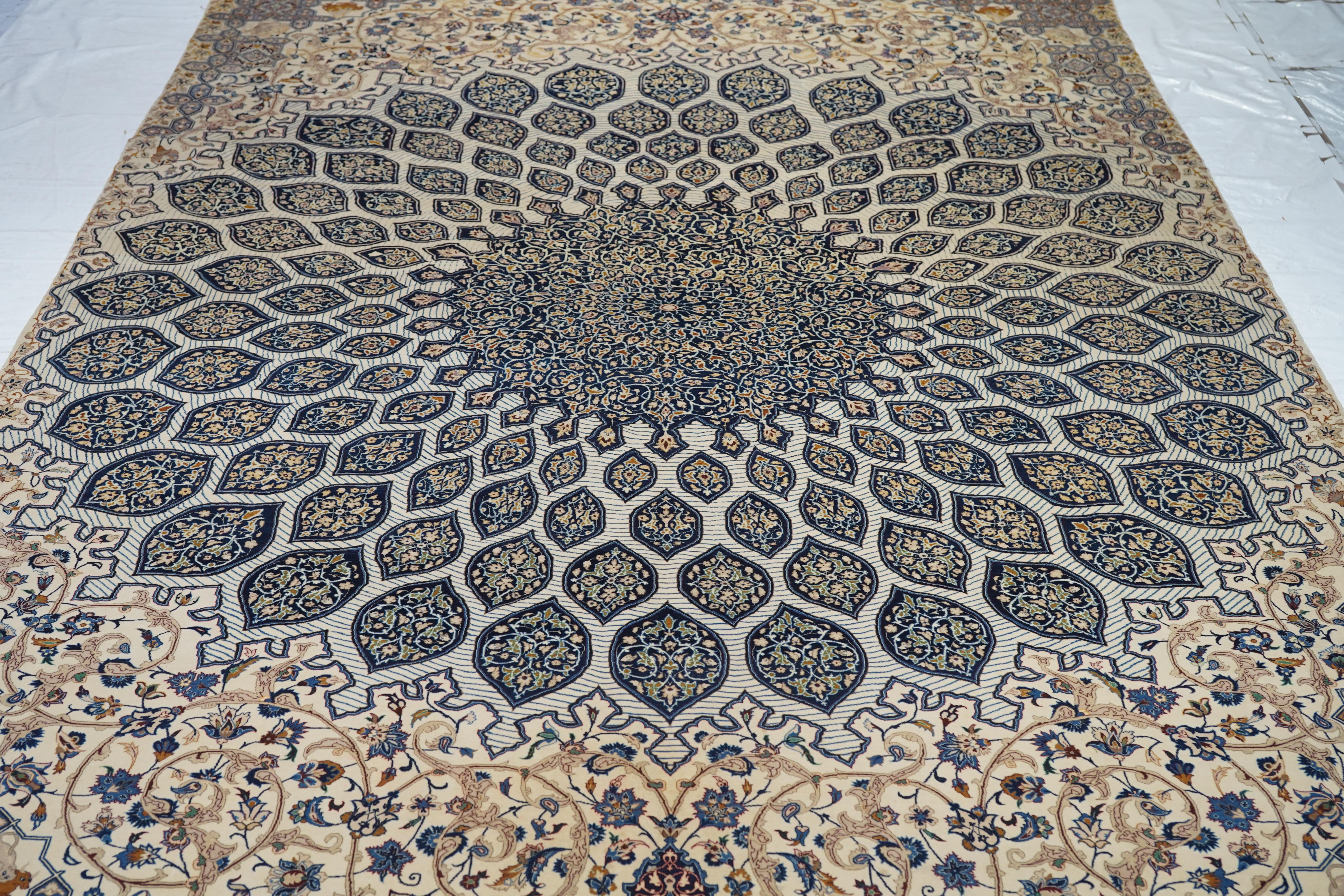 Tappeto persiano Isfahan in lana e seta estremamente pregiato 7'4'' x 11'4'' in vendita 2