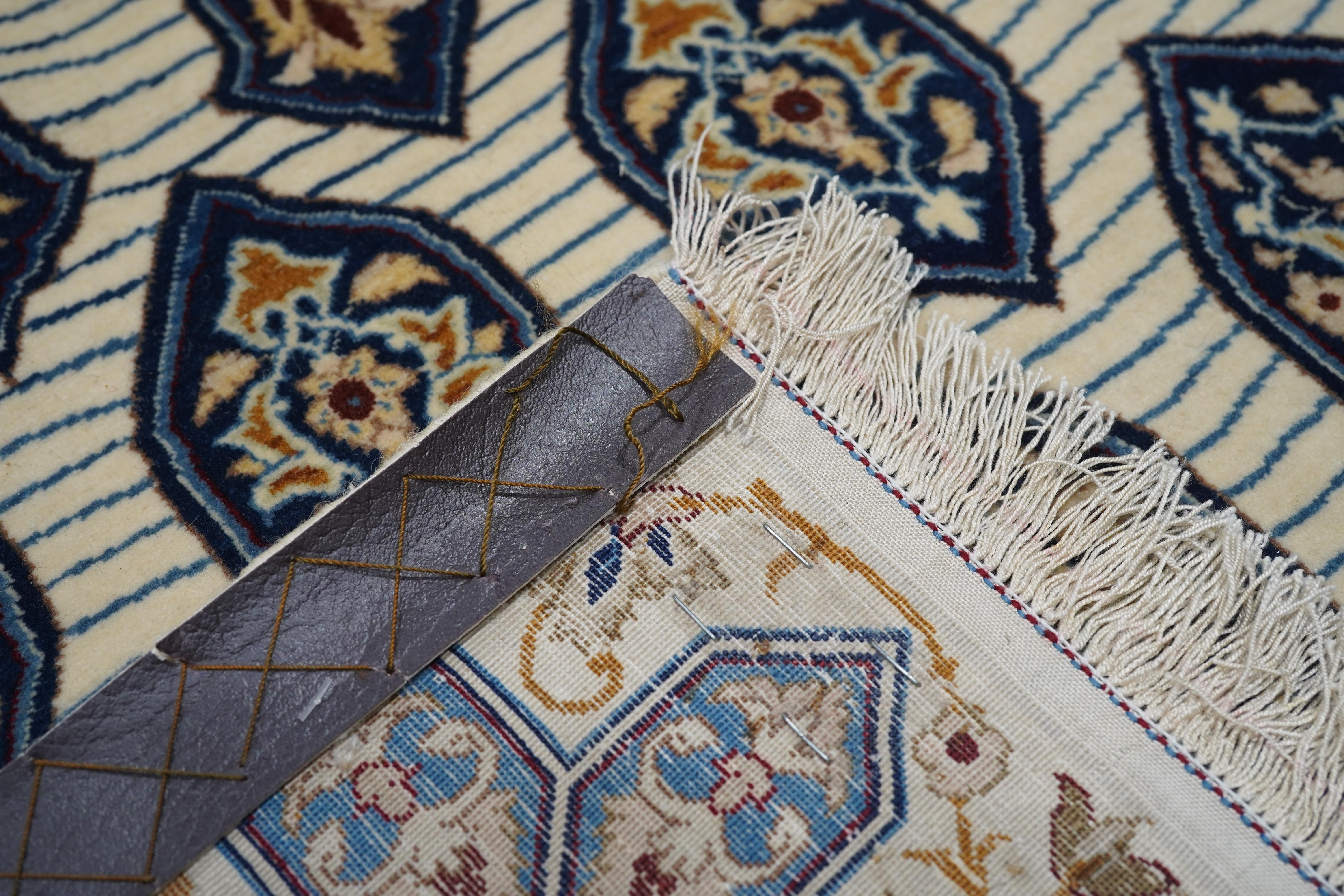 Tappeto persiano Isfahan in lana e seta estremamente pregiato 7'4'' x 11'4'' in vendita 4