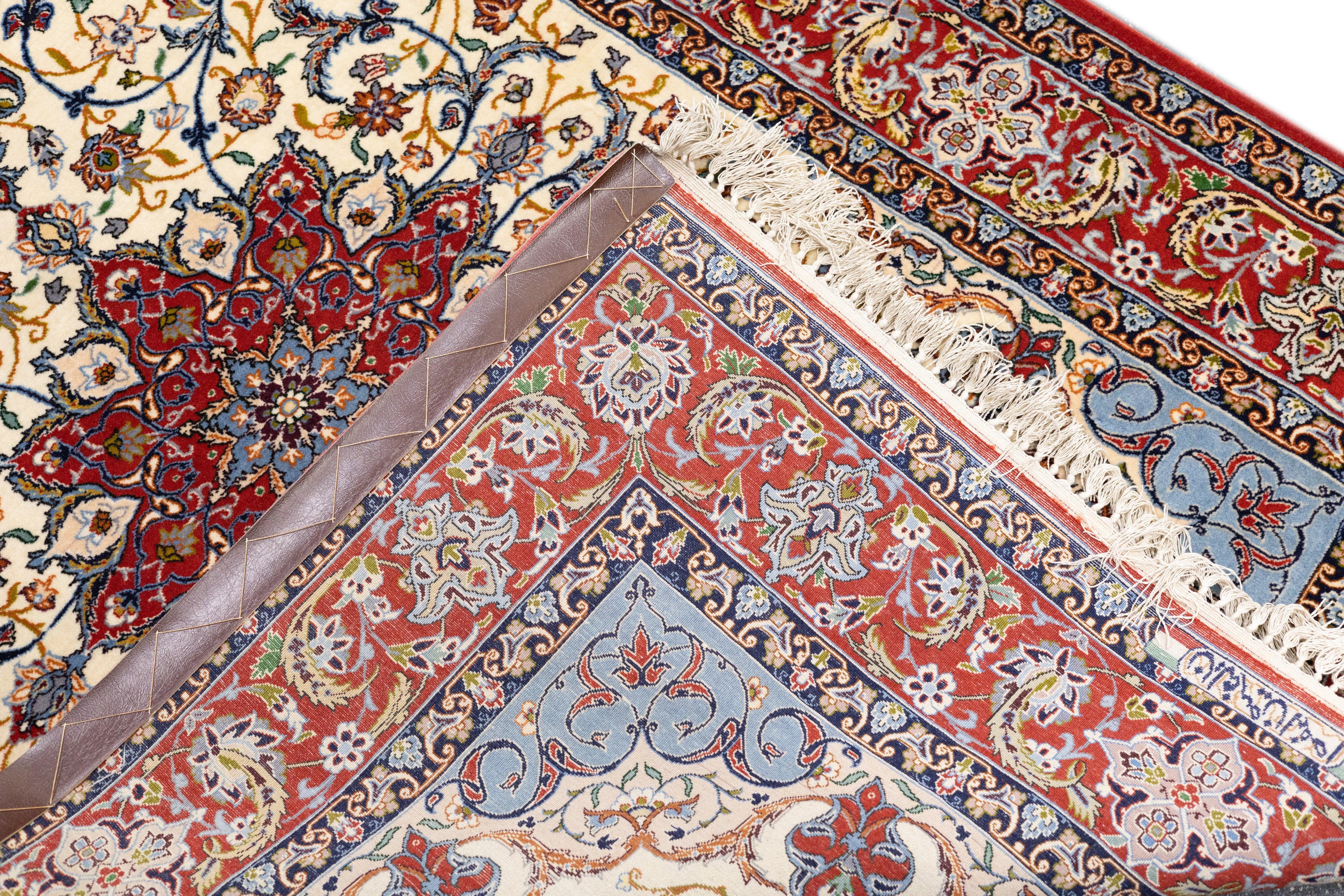 Tappeto persiano Isfahan in lana e seta, estremamente fine, 3'8'' x 5'3'' in vendita 9