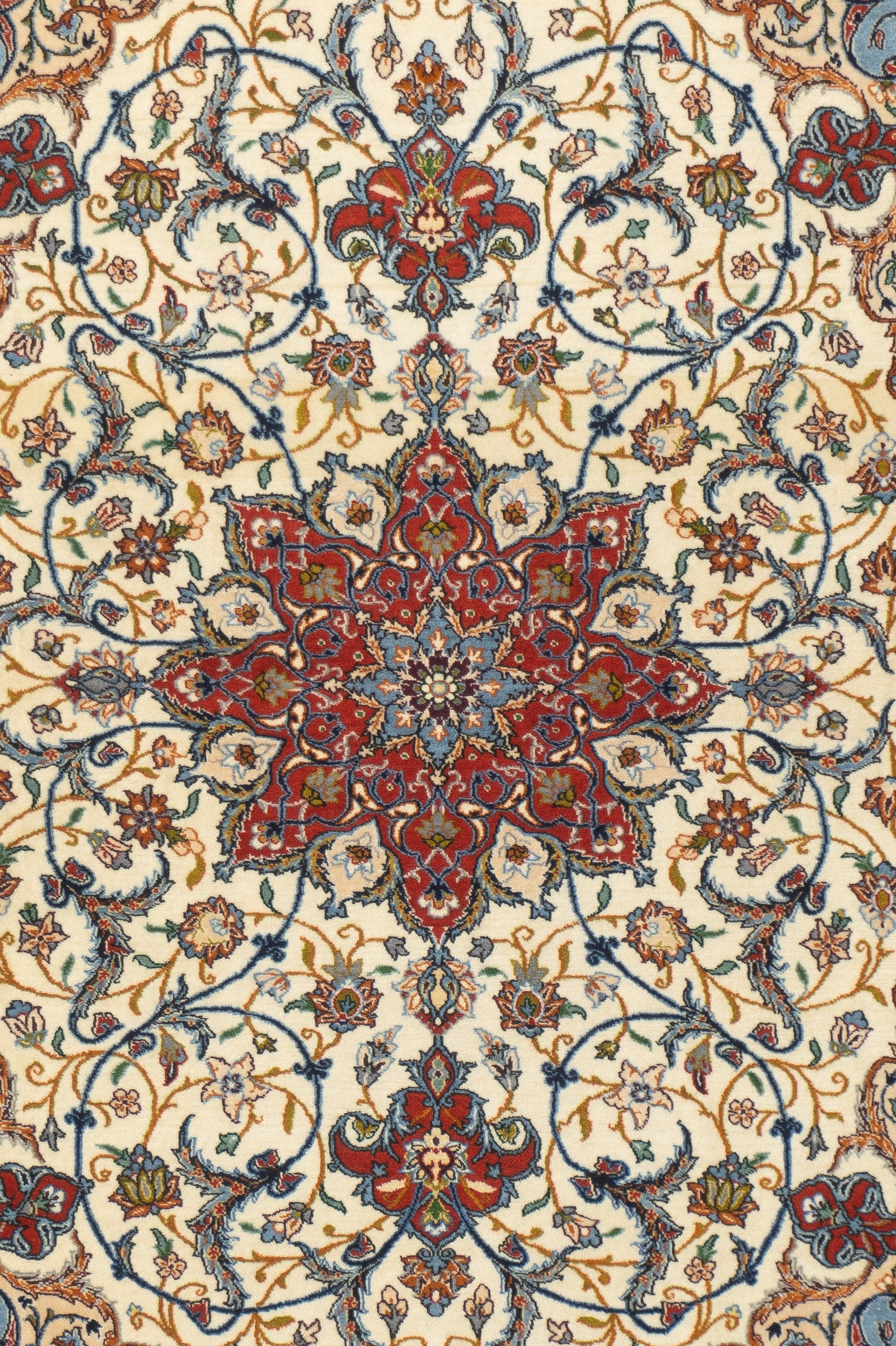 Persiano Tappeto persiano Isfahan in lana e seta, estremamente fine, 3'8'' x 5'3'' in vendita