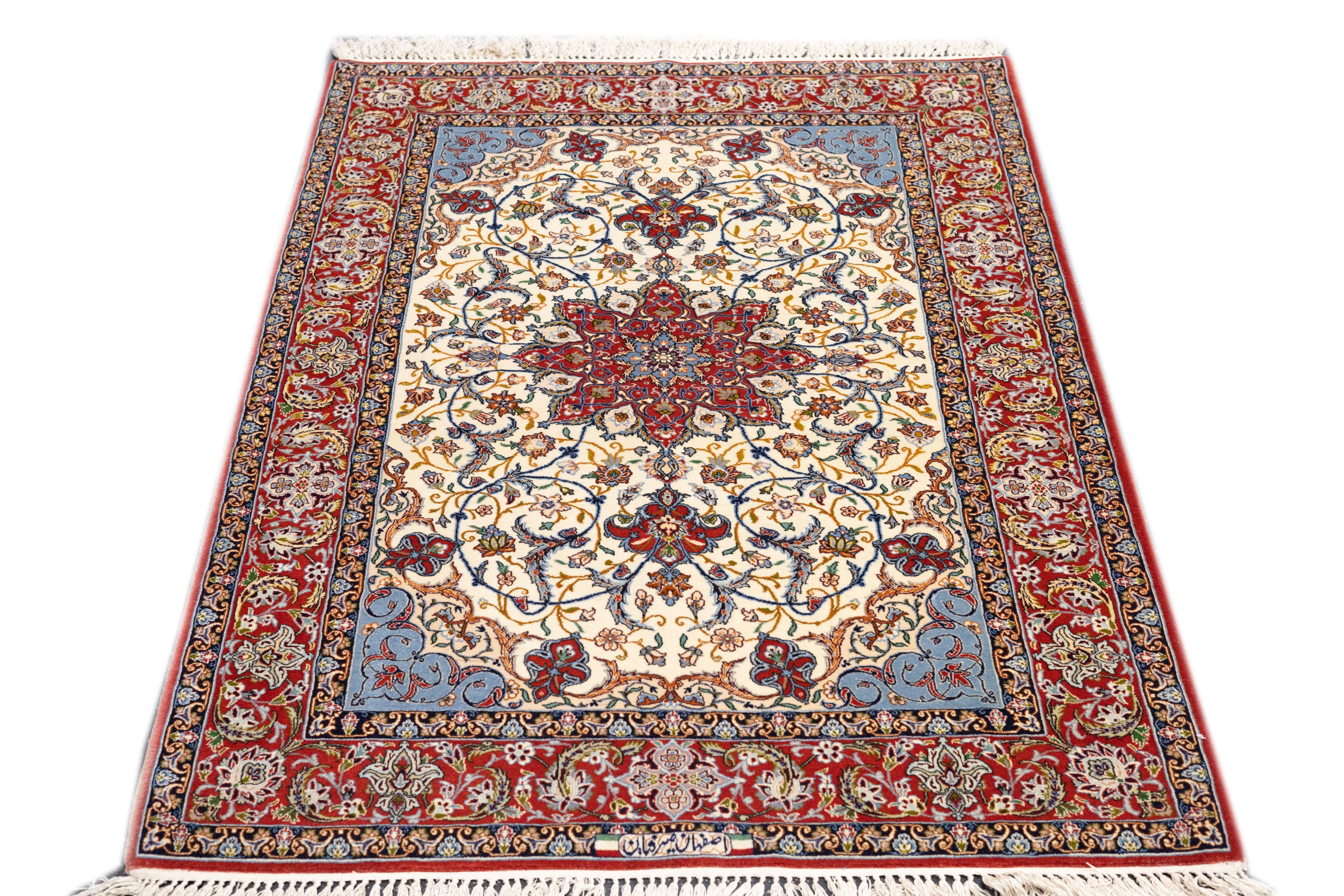 Tappeto persiano Isfahan in lana e seta, estremamente fine, 3'8'' x 5'3'' in vendita 2