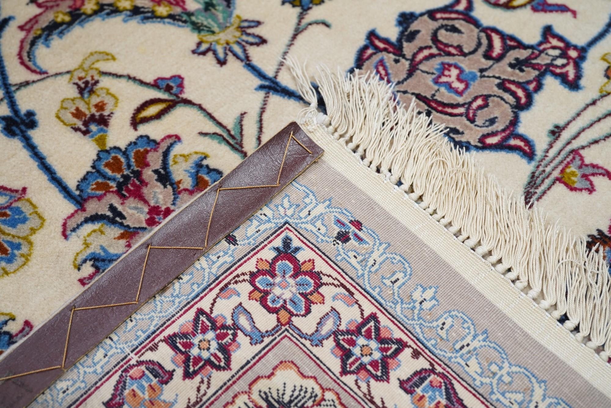 Fine XX secolo Tappeto persiano Isfahan in lana e seta estremamente fine 7'0'' x 10'0'' in vendita
