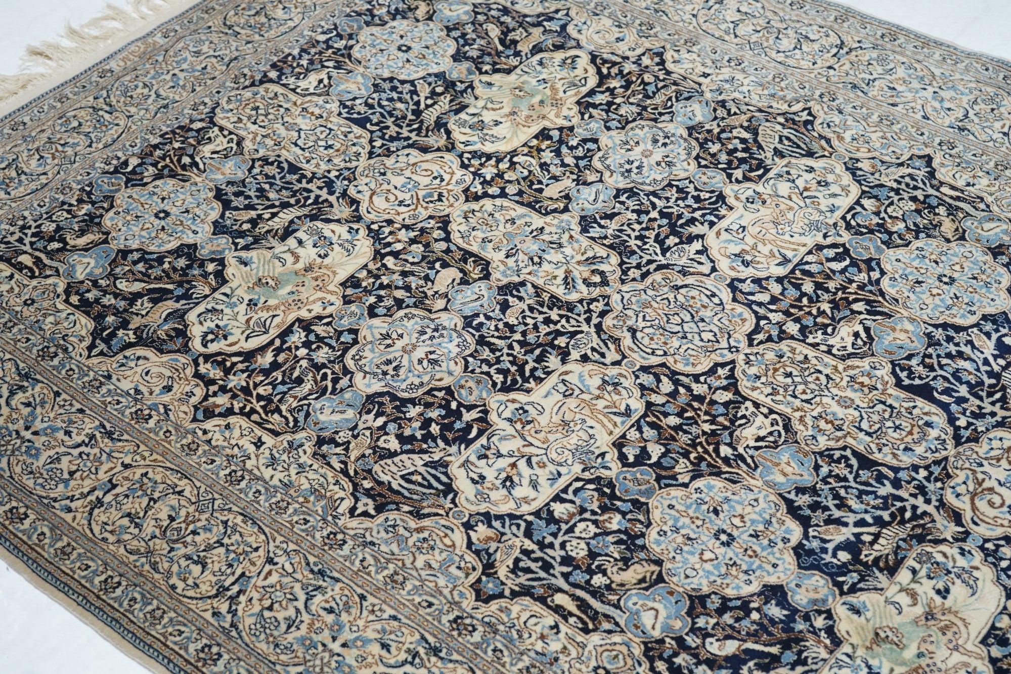 Äußerst feiner persischer Nain signiert Habibian Wolle und Seide Teppich 6' x 9' (20. Jahrhundert) im Angebot