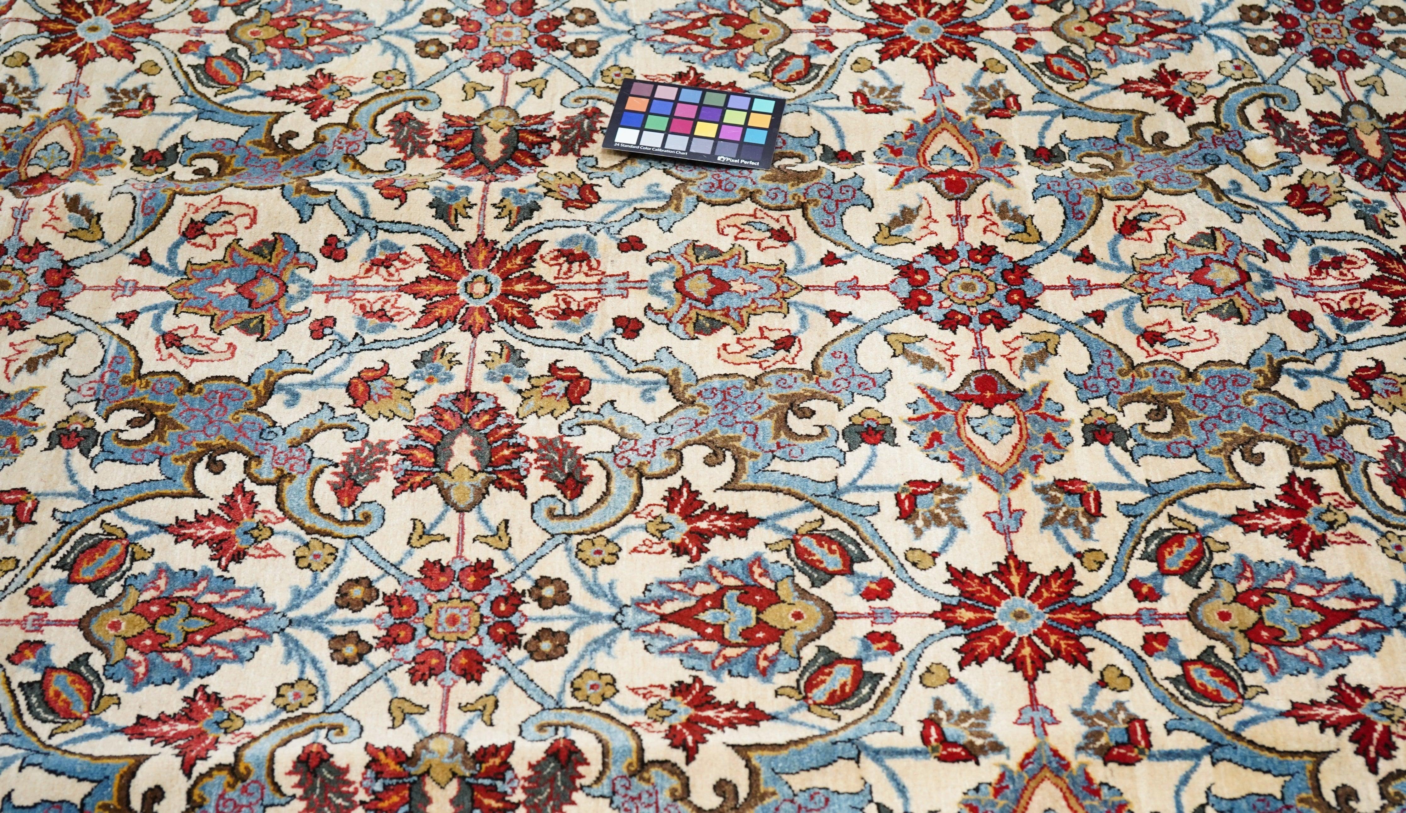 Äußerst feiner persischer Qum-Wollteppich 7'10'' x 10'11'' im Angebot 2
