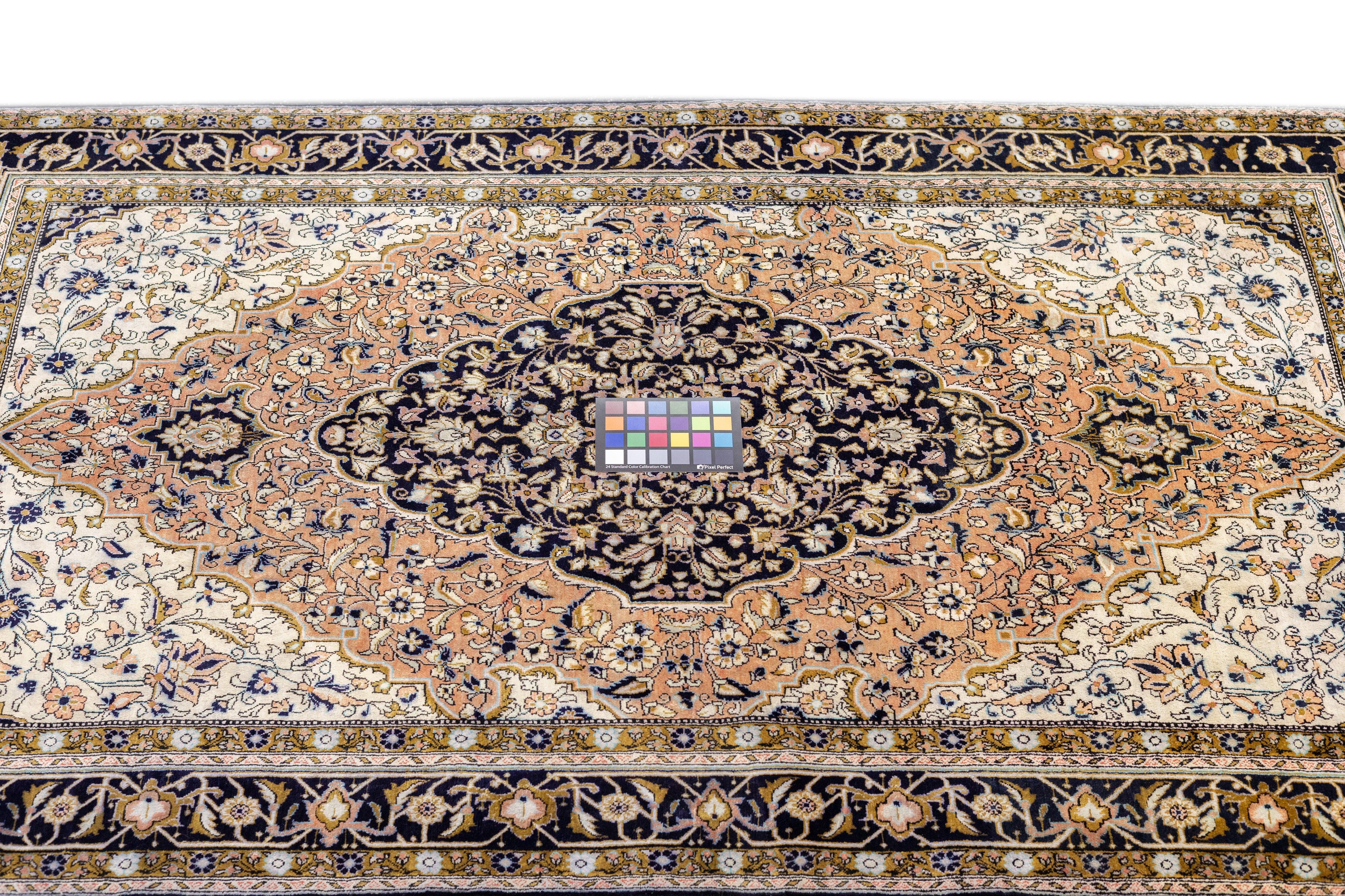 Tappeto Qum in seta persiana estremamente pregiata 3'6'' x 6'0'' in vendita 5