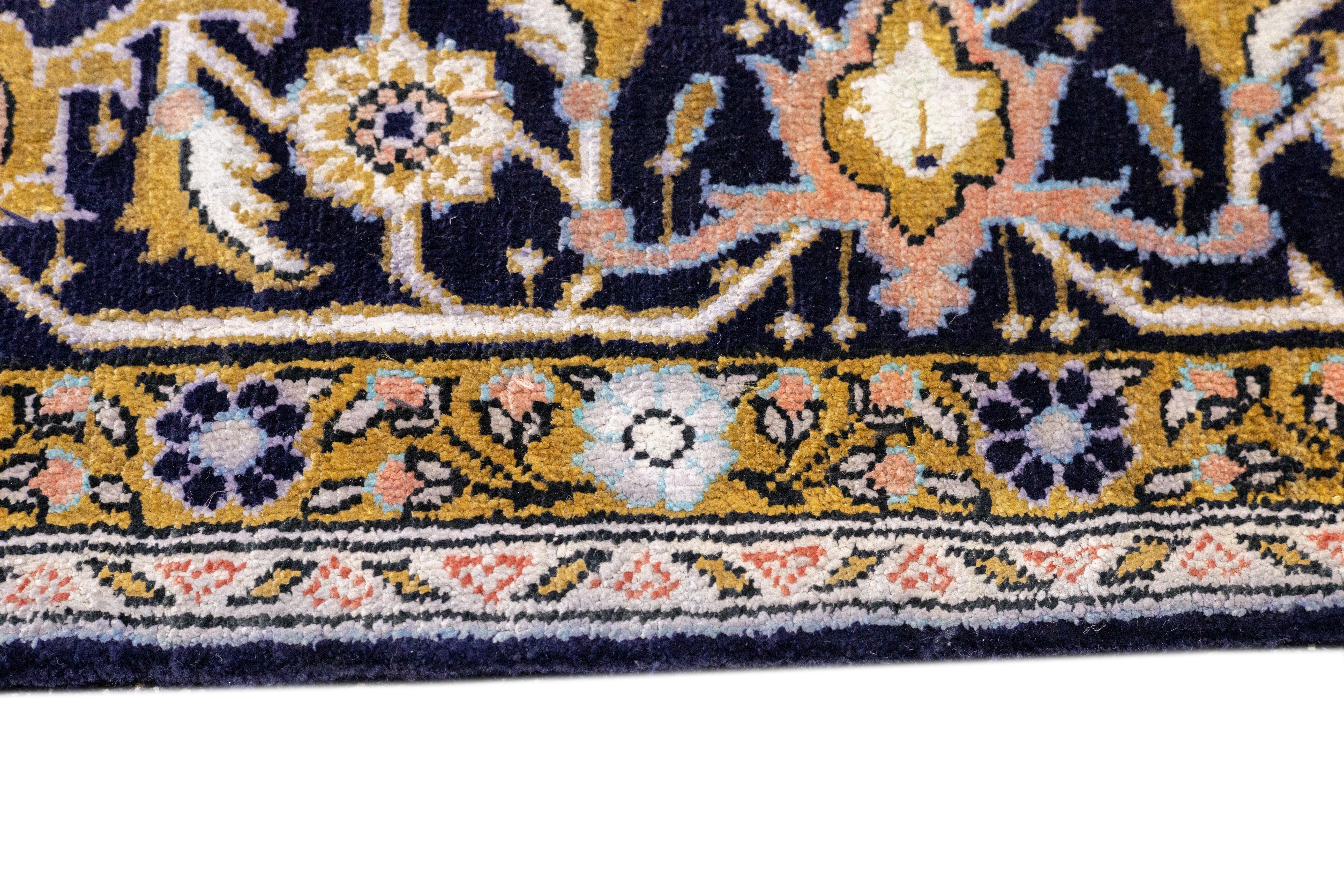Tappeto Qum in seta persiana estremamente pregiata 3'6'' x 6'0'' in vendita 2