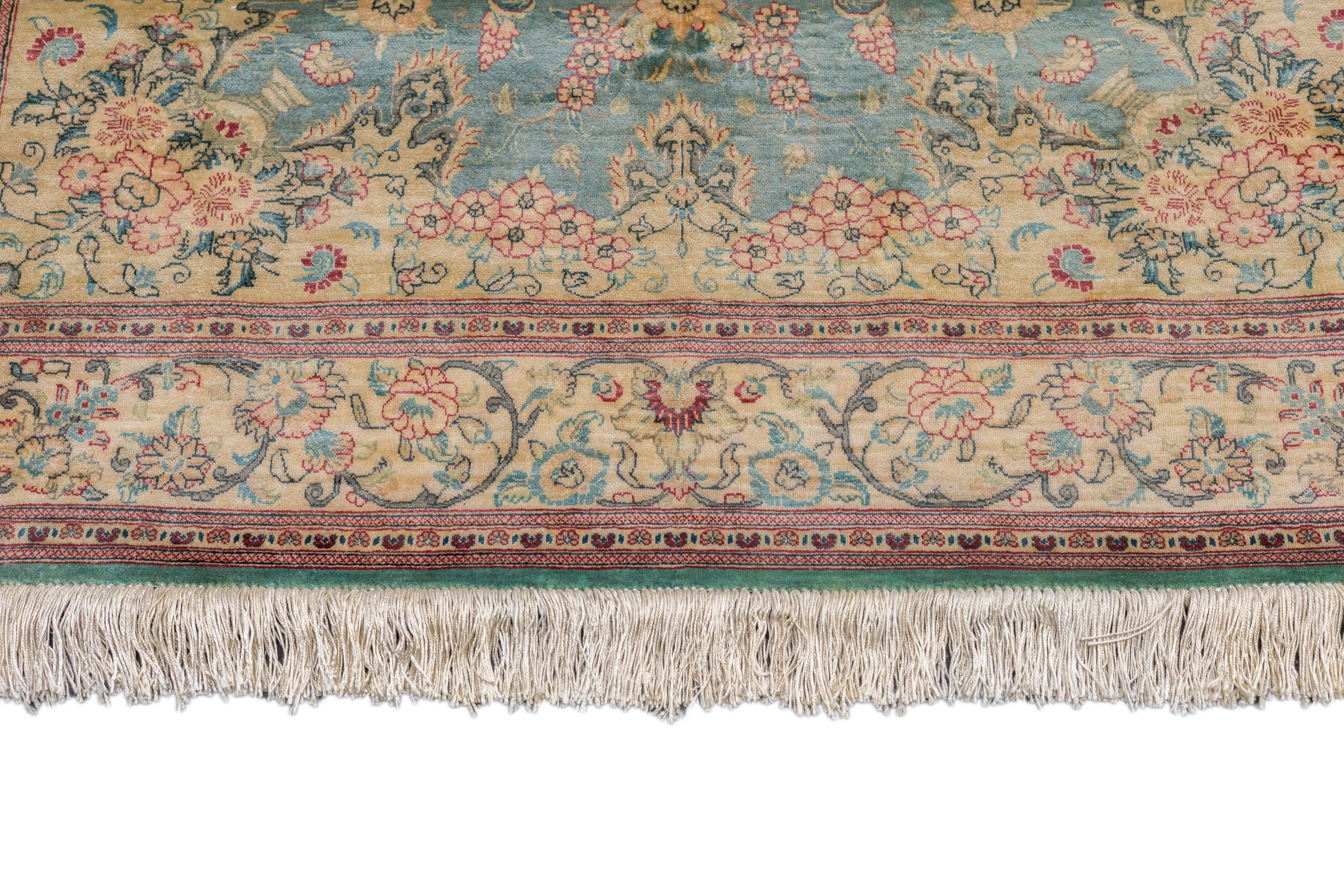Tappeto Qum in seta persiana estremamente fine 4'3'' x 6'6'' In condizioni buone in vendita a New York, NY