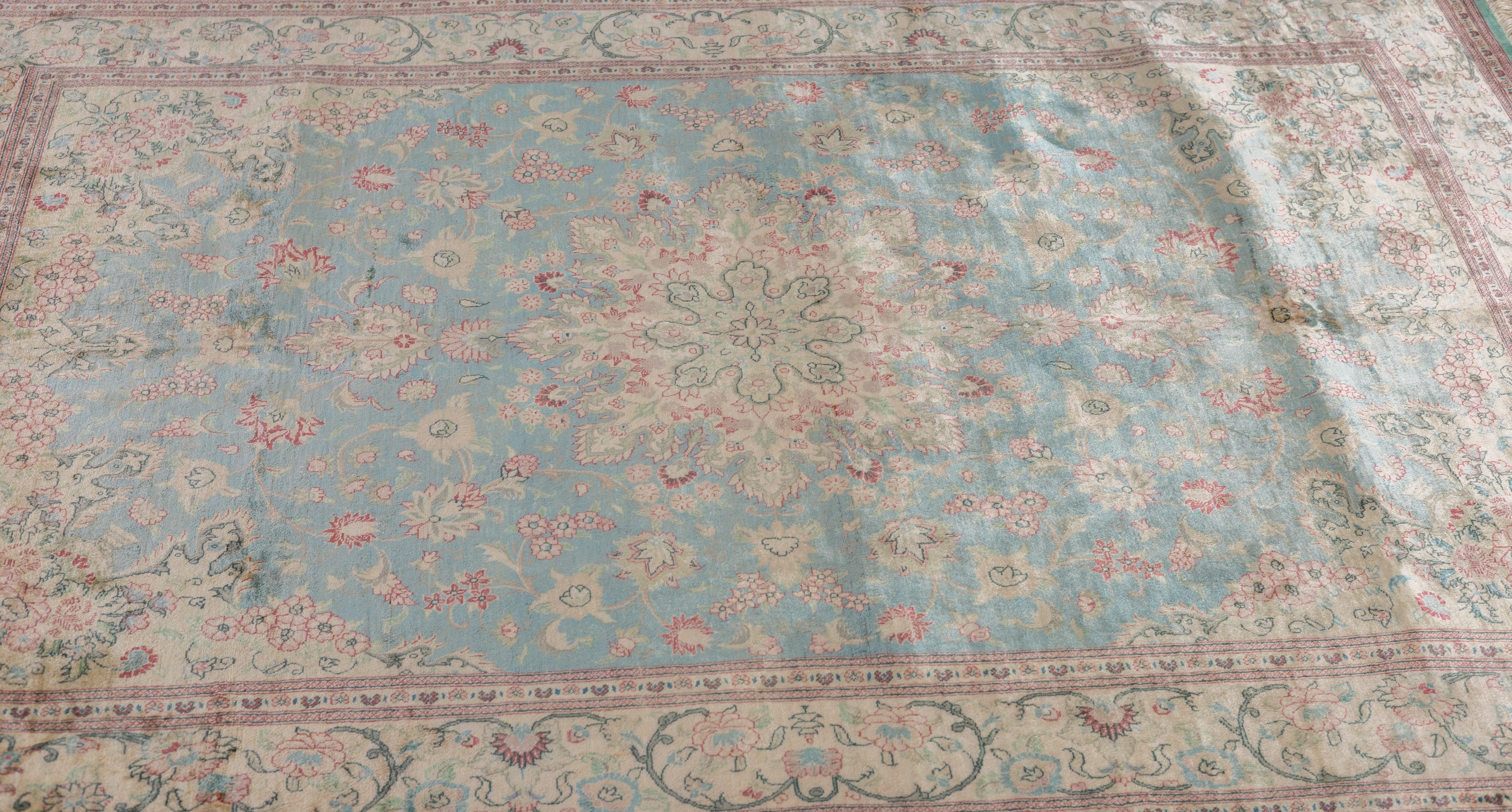 Seta Tappeto Qum in seta persiana estremamente fine 4'3'' x 6'6'' in vendita
