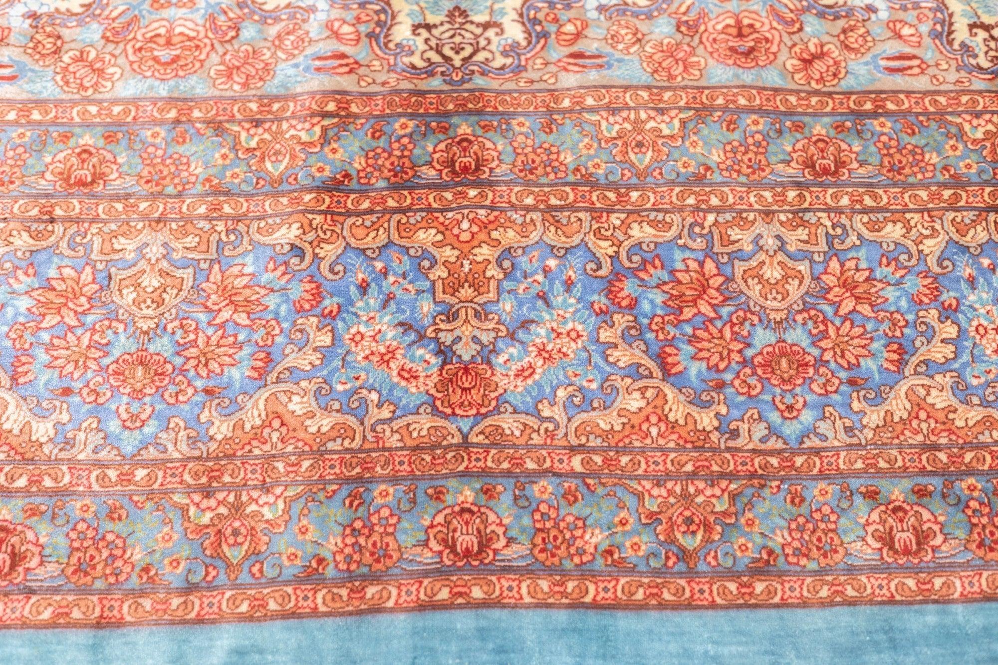 Tappeto Qum in seta persiana estremamente fine 6'3'' x 10'2'' In condizioni buone in vendita a New York, NY