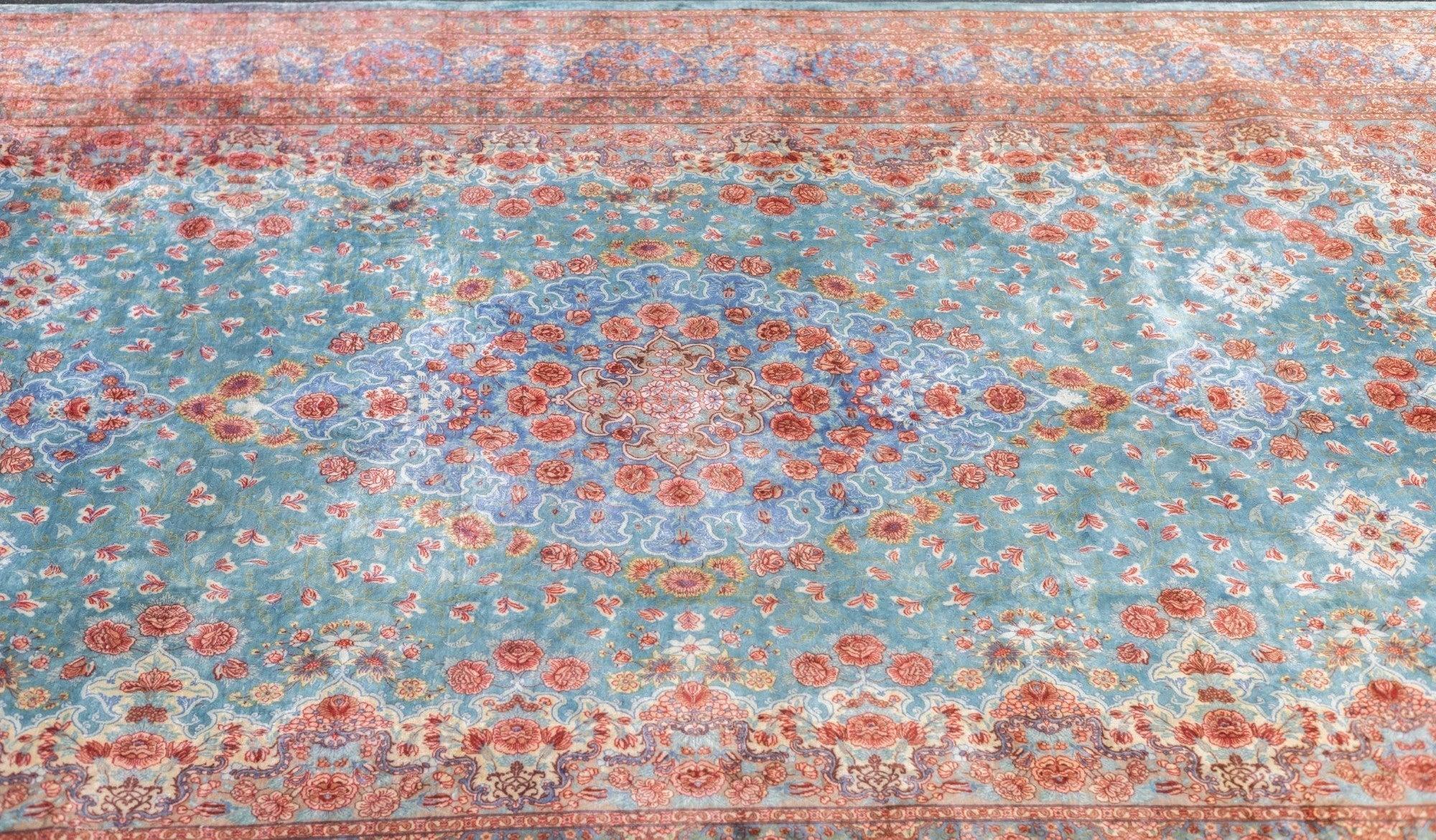 Seta Tappeto Qum in seta persiana estremamente fine 6'3'' x 10'2'' in vendita