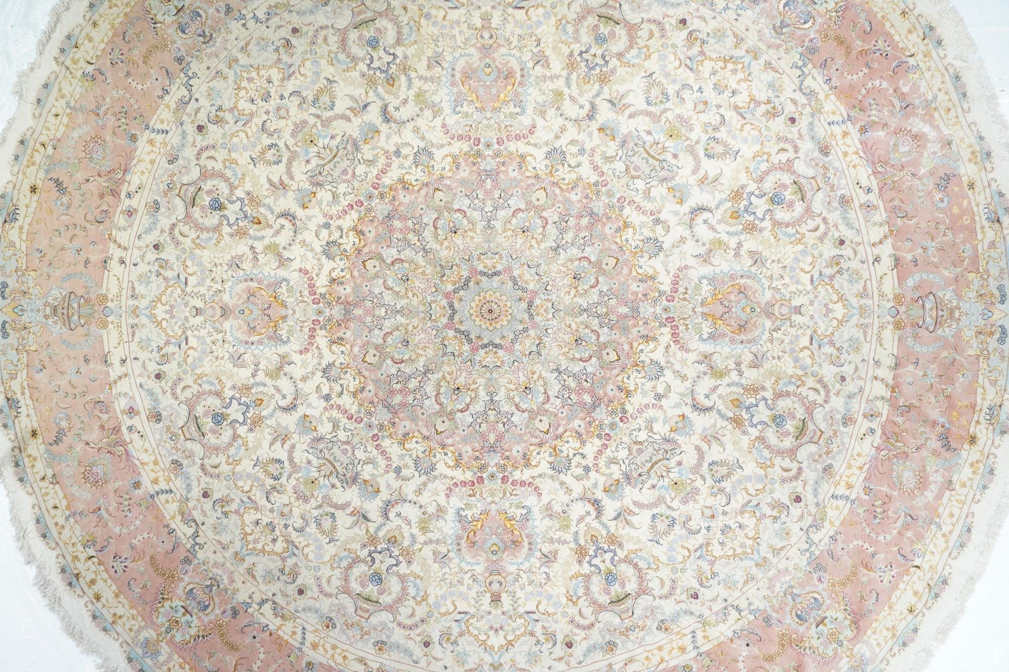 Estremamente fine Tabriz persiano 70 Raj. Tappeto in lana e seta con fondotinta in seta in vendita 1