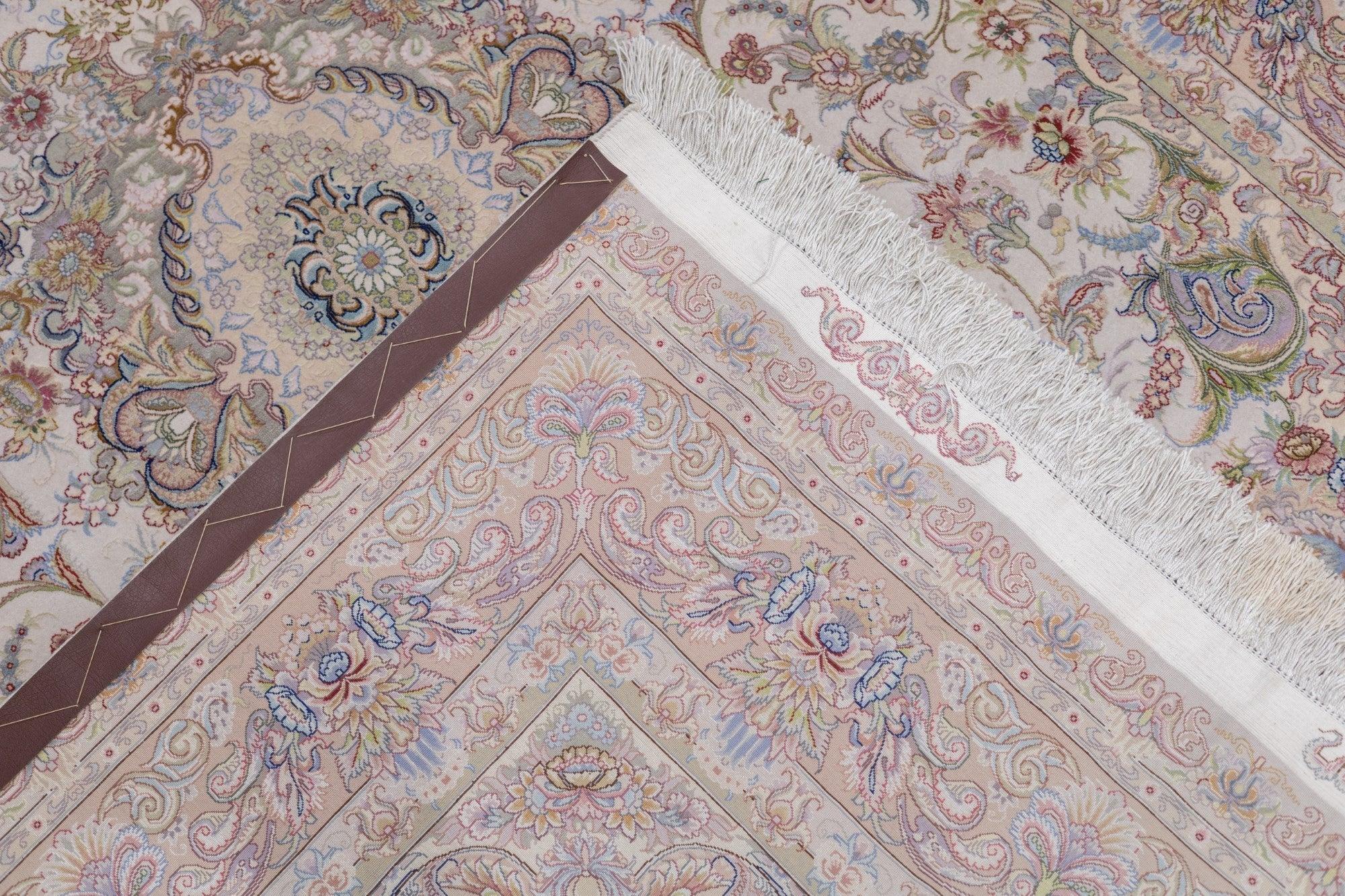 Tappeto persiano Tabriz estremamente fine in lana e seta 4'11'' x 7'1'' in vendita 5
