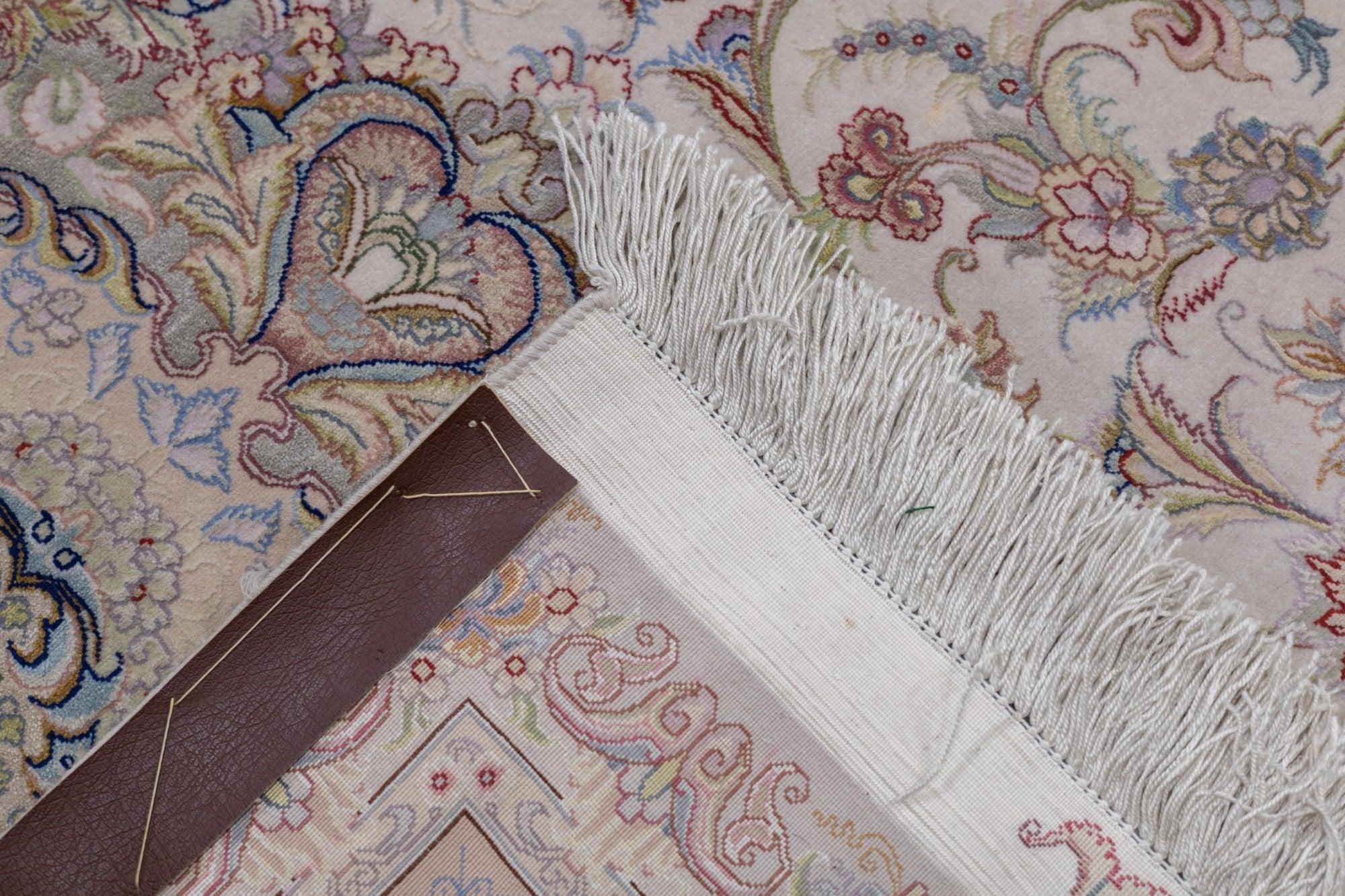 Tappeto persiano Tabriz estremamente fine in lana e seta 4'11'' x 7'1'' in vendita 6