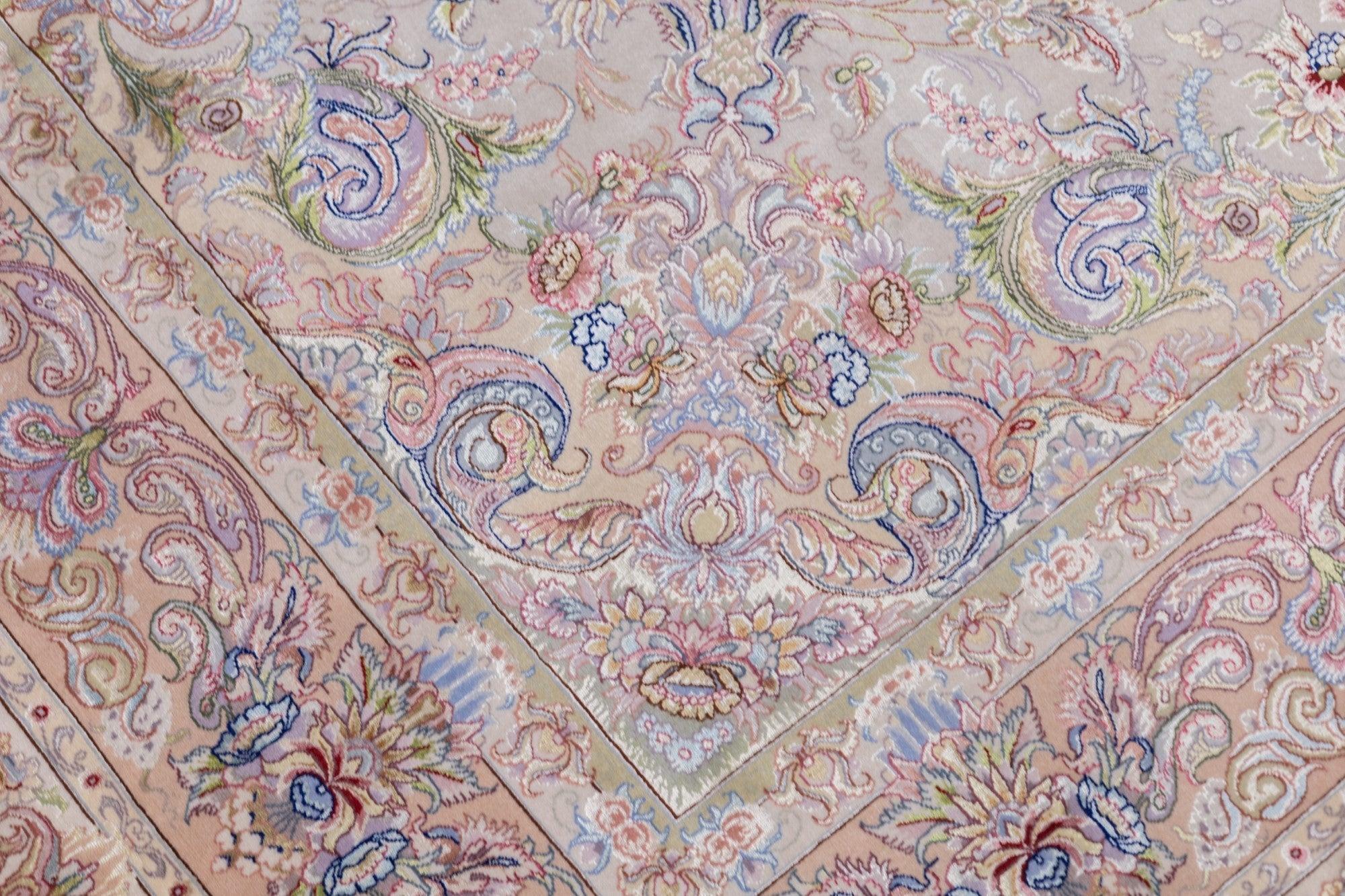 Lana Tappeto persiano Tabriz estremamente fine in lana e seta 4'11'' x 7'1'' in vendita