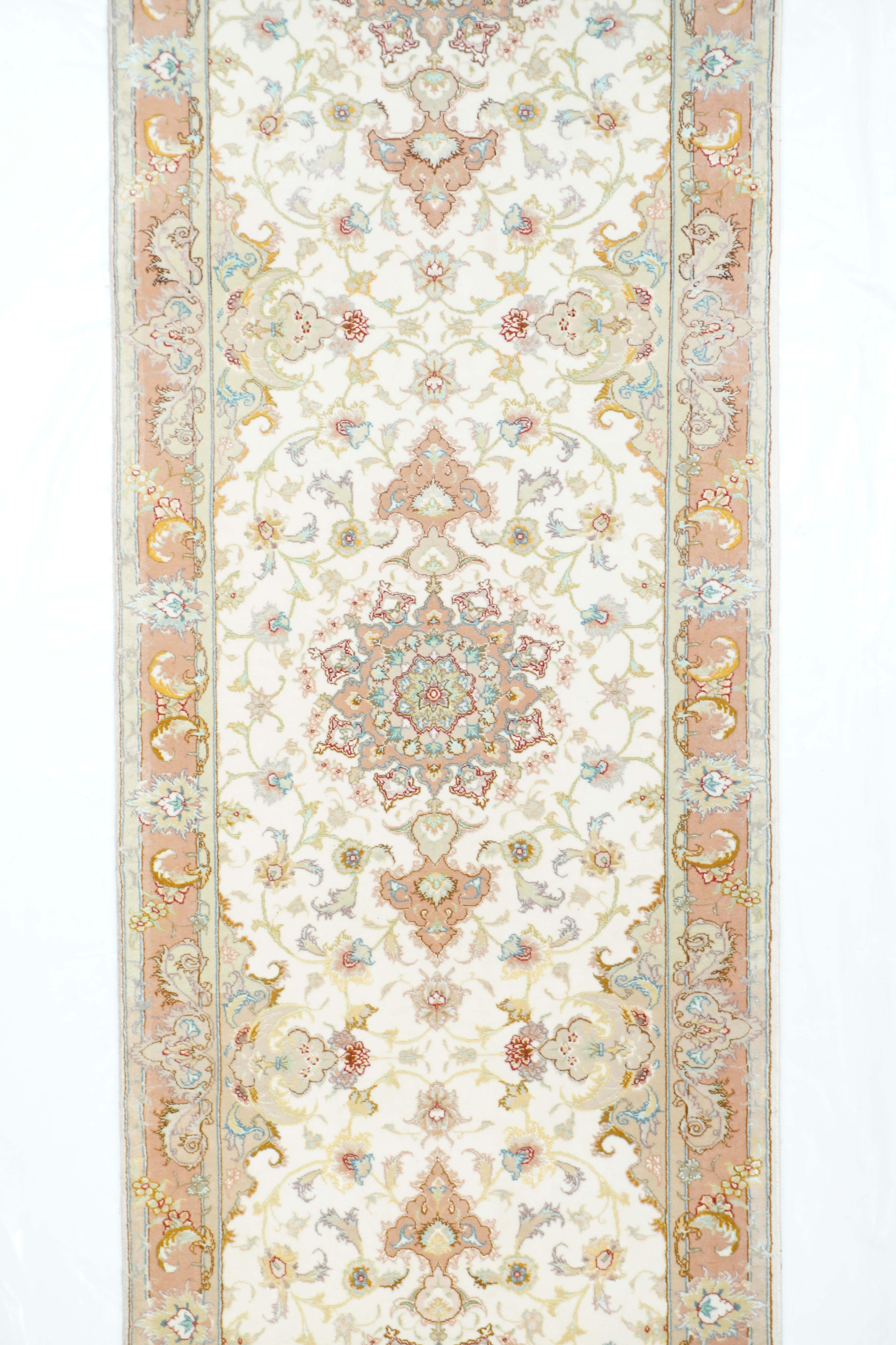 Extremely Fine Persian Tabriz Woven by the Artist Master Weaver Wool & Silk In Excellent Condition For Sale In New York, NY
