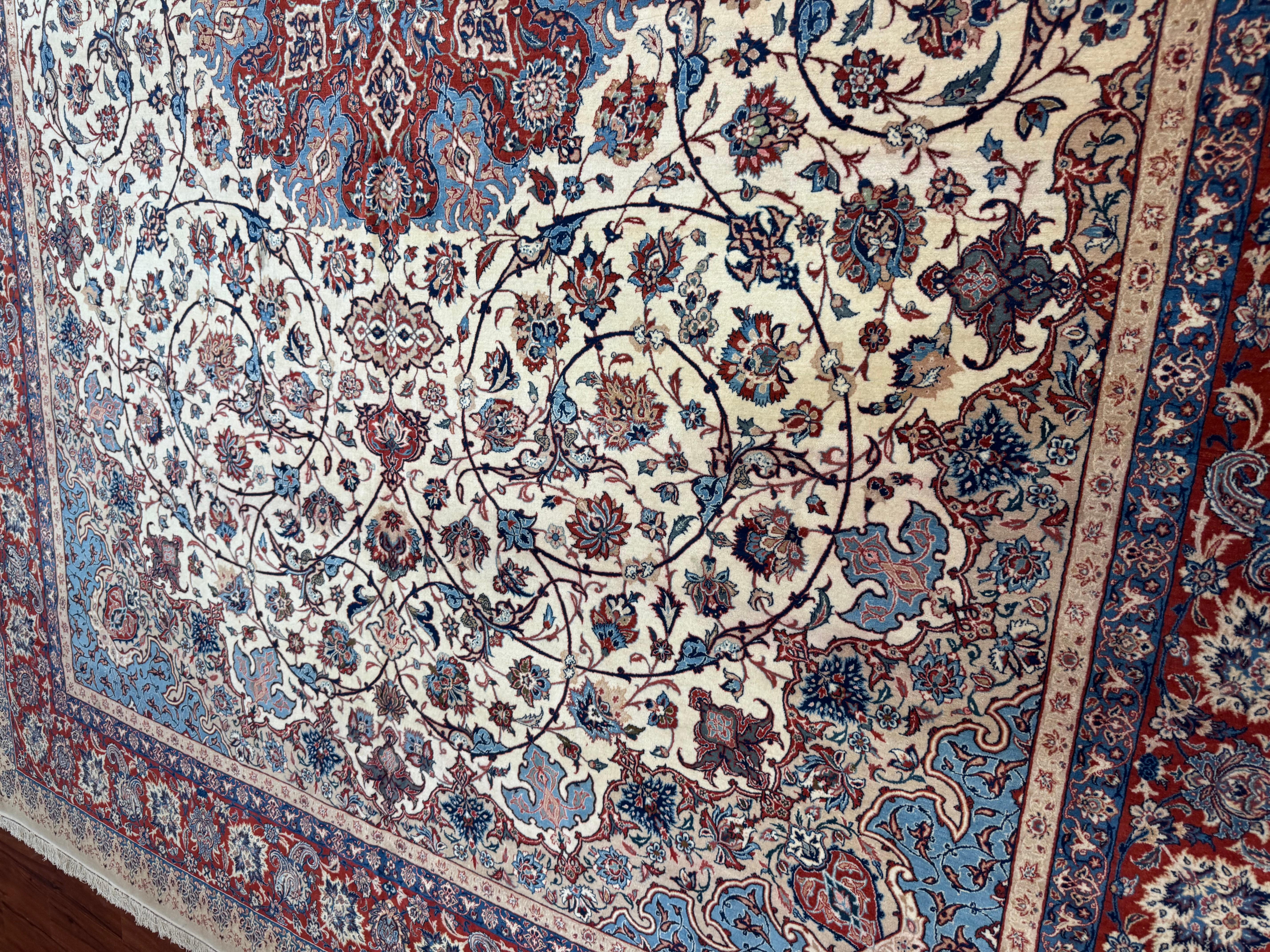 Tappeto persiano Isfahan semi-antico estremamente fine in vendita 5