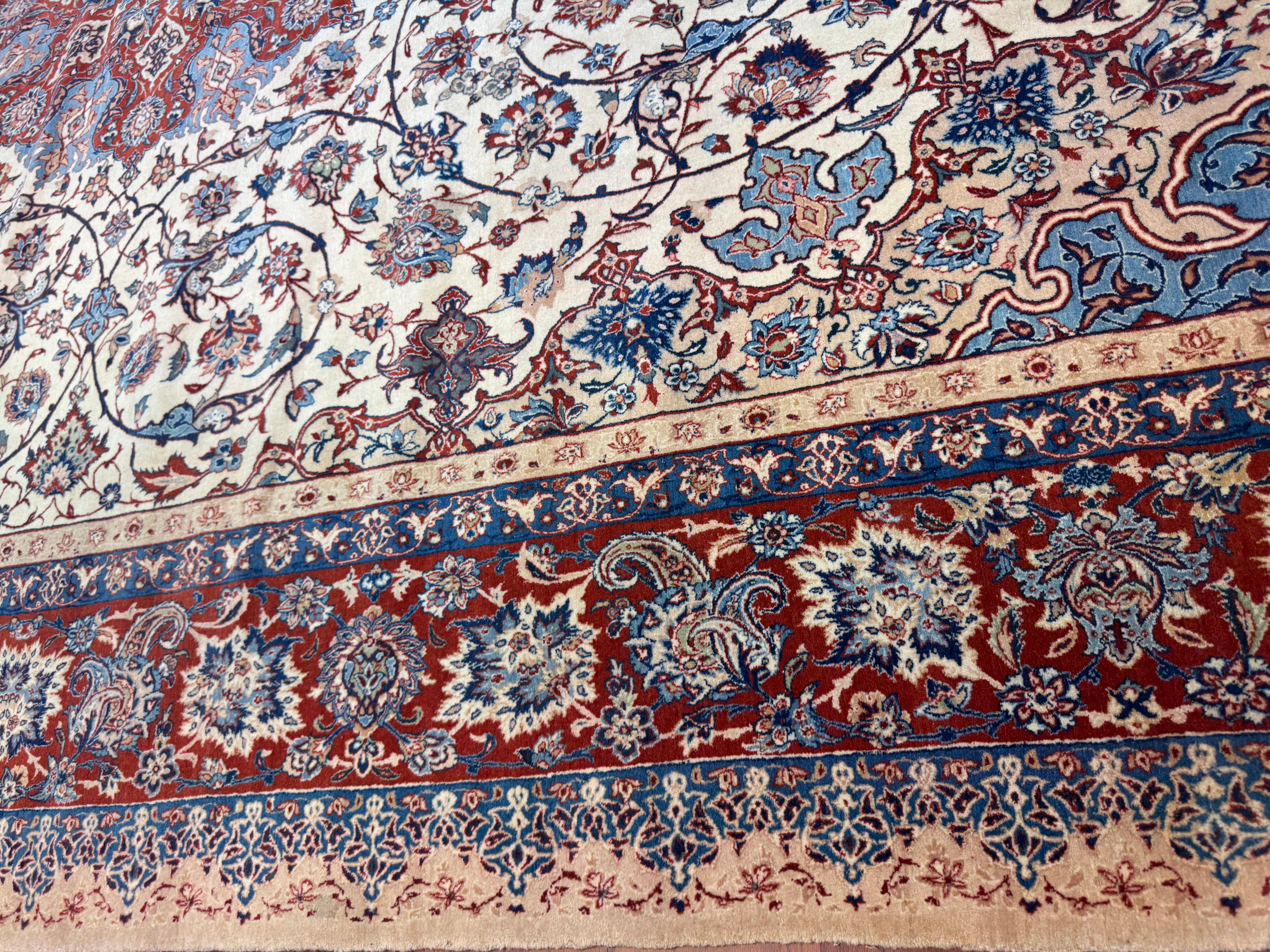 Lana Tappeto persiano Isfahan semi-antico estremamente fine in vendita