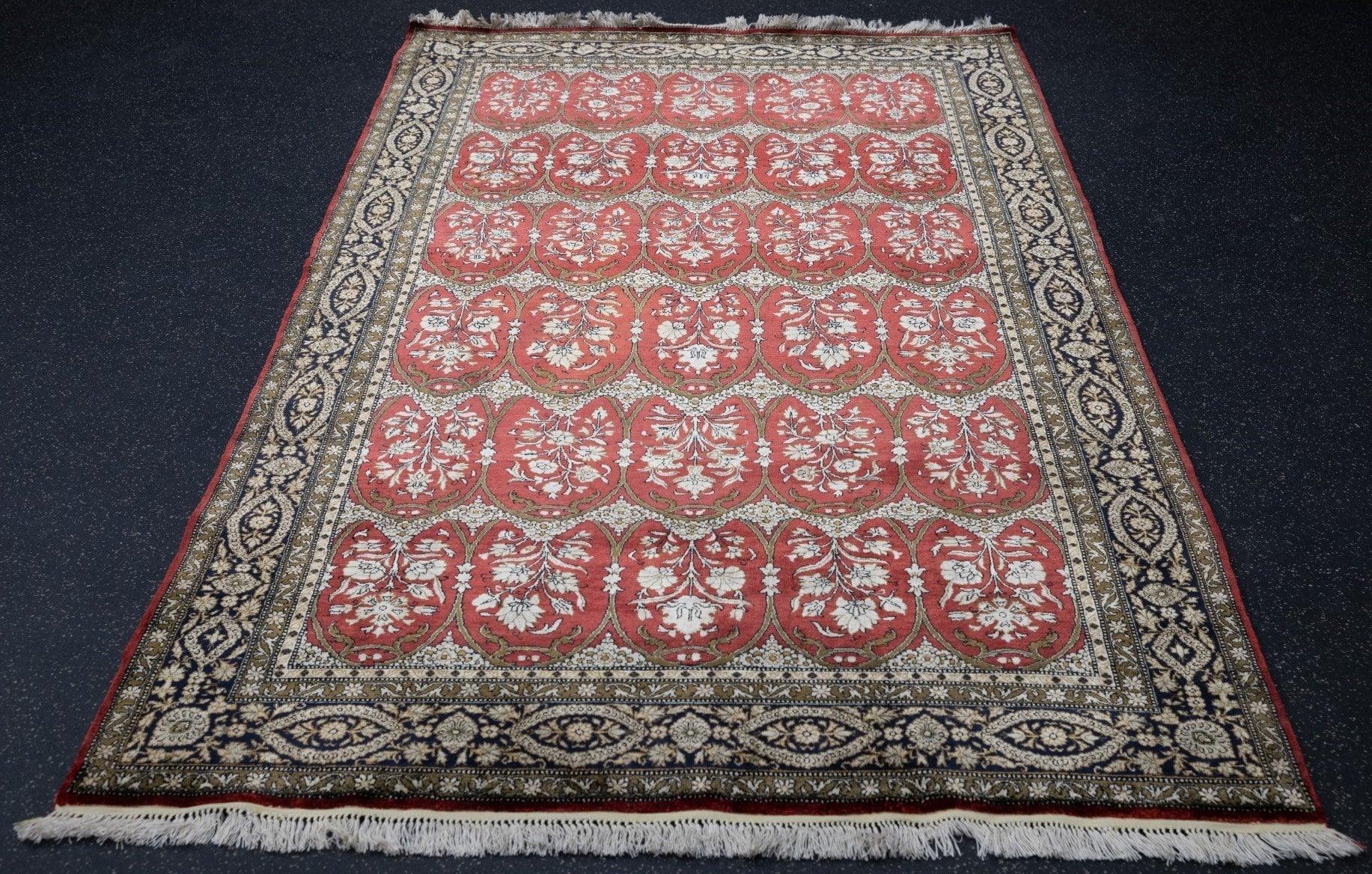 Tappeto Qum persiano in seta estremamente fine 4'7'' x 7'1'' in vendita 3