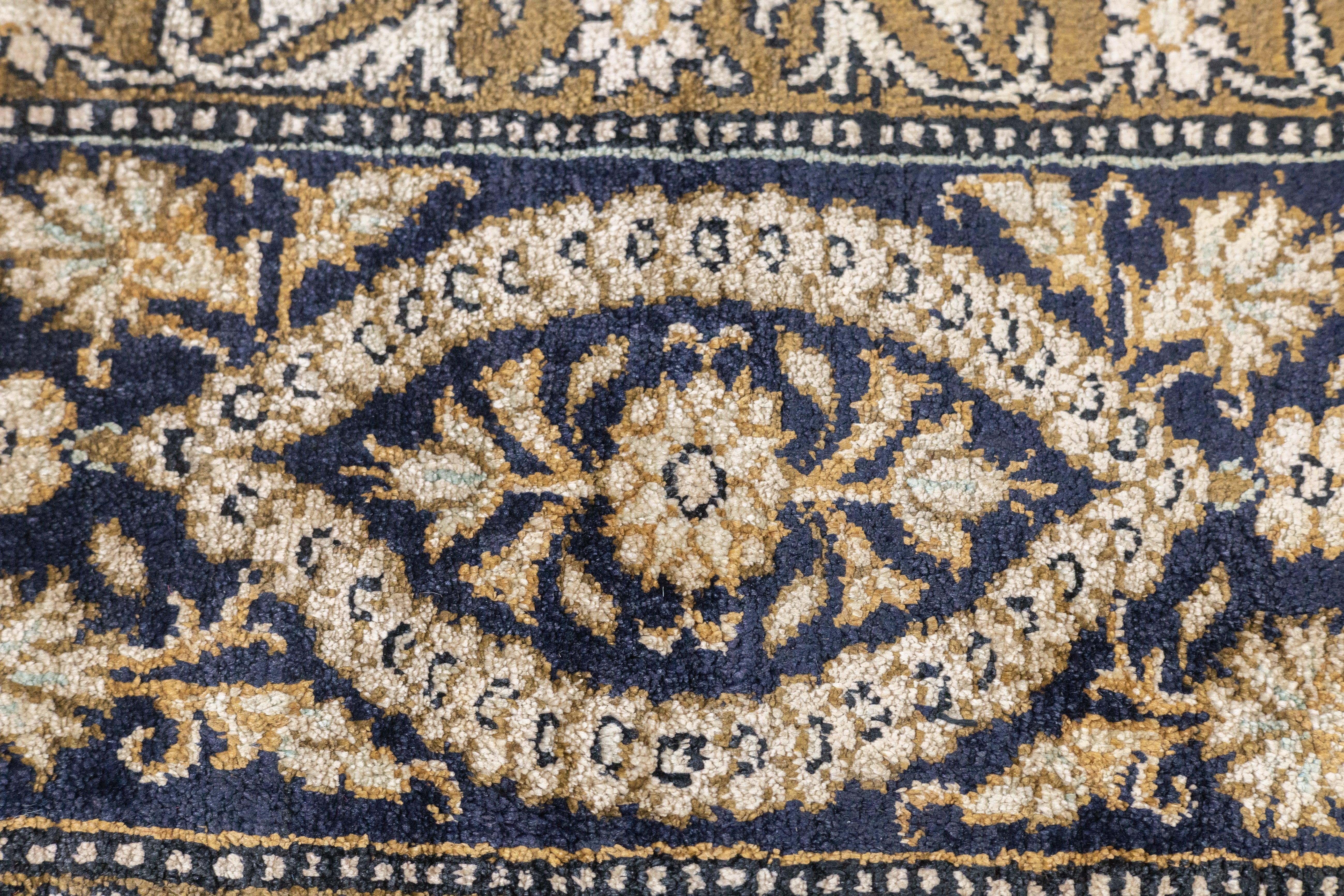 Seta Tappeto Qum persiano in seta estremamente fine 4'7'' x 7'1'' in vendita