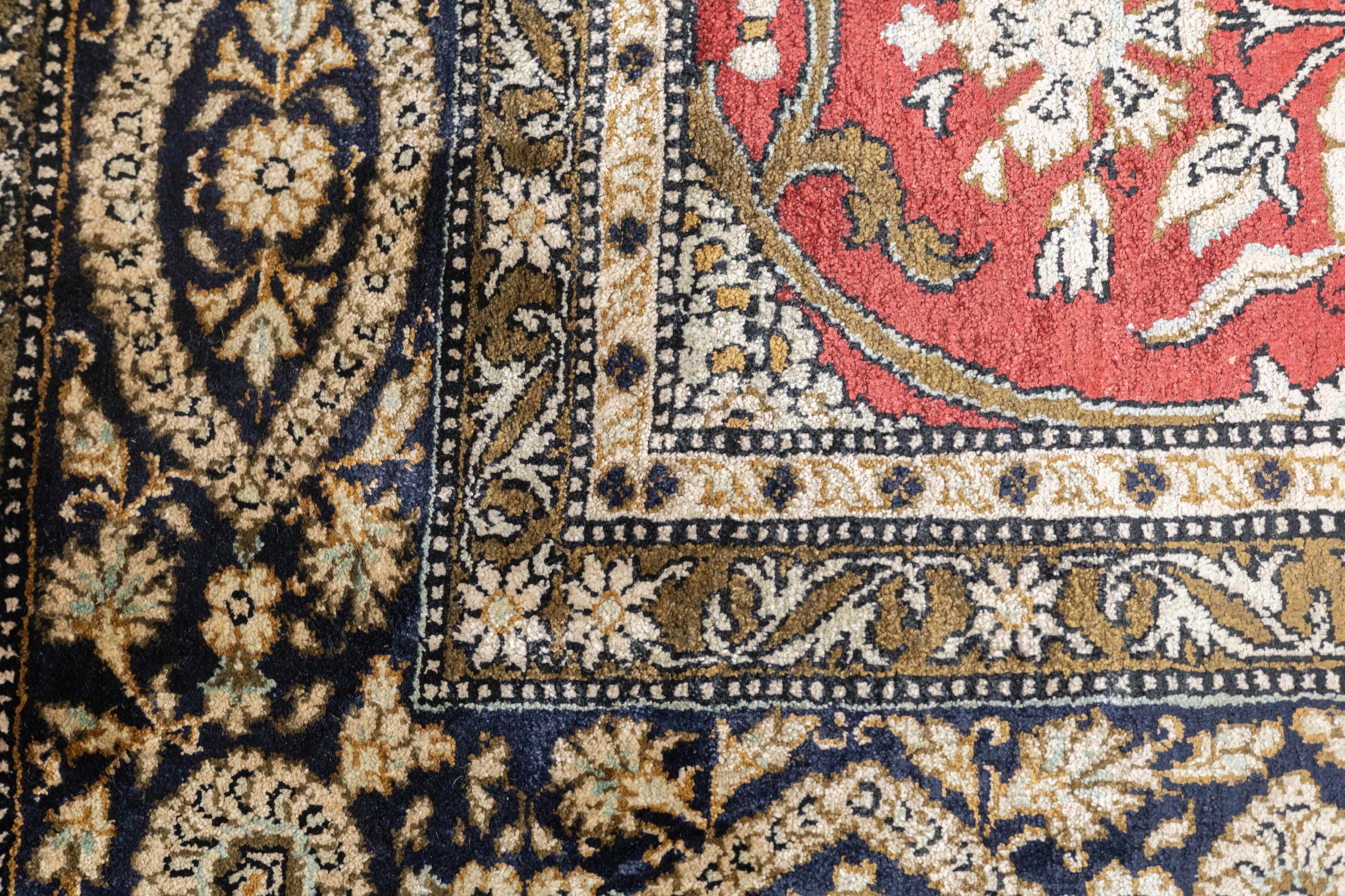 Tappeto Qum persiano in seta estremamente fine 4'7'' x 7'1'' in vendita 1