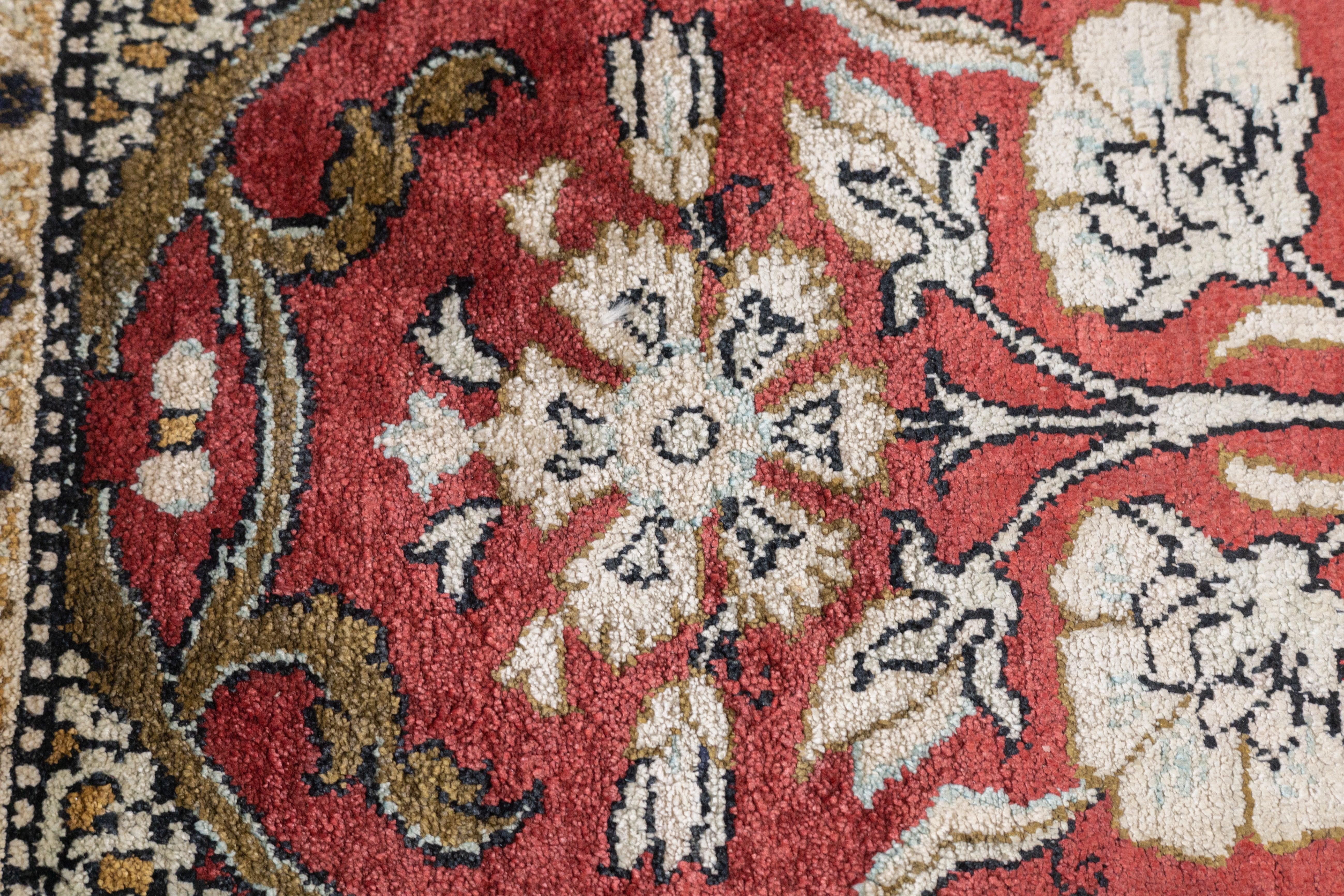 Tappeto Qum persiano in seta estremamente fine 4'7'' x 7'1'' in vendita 2